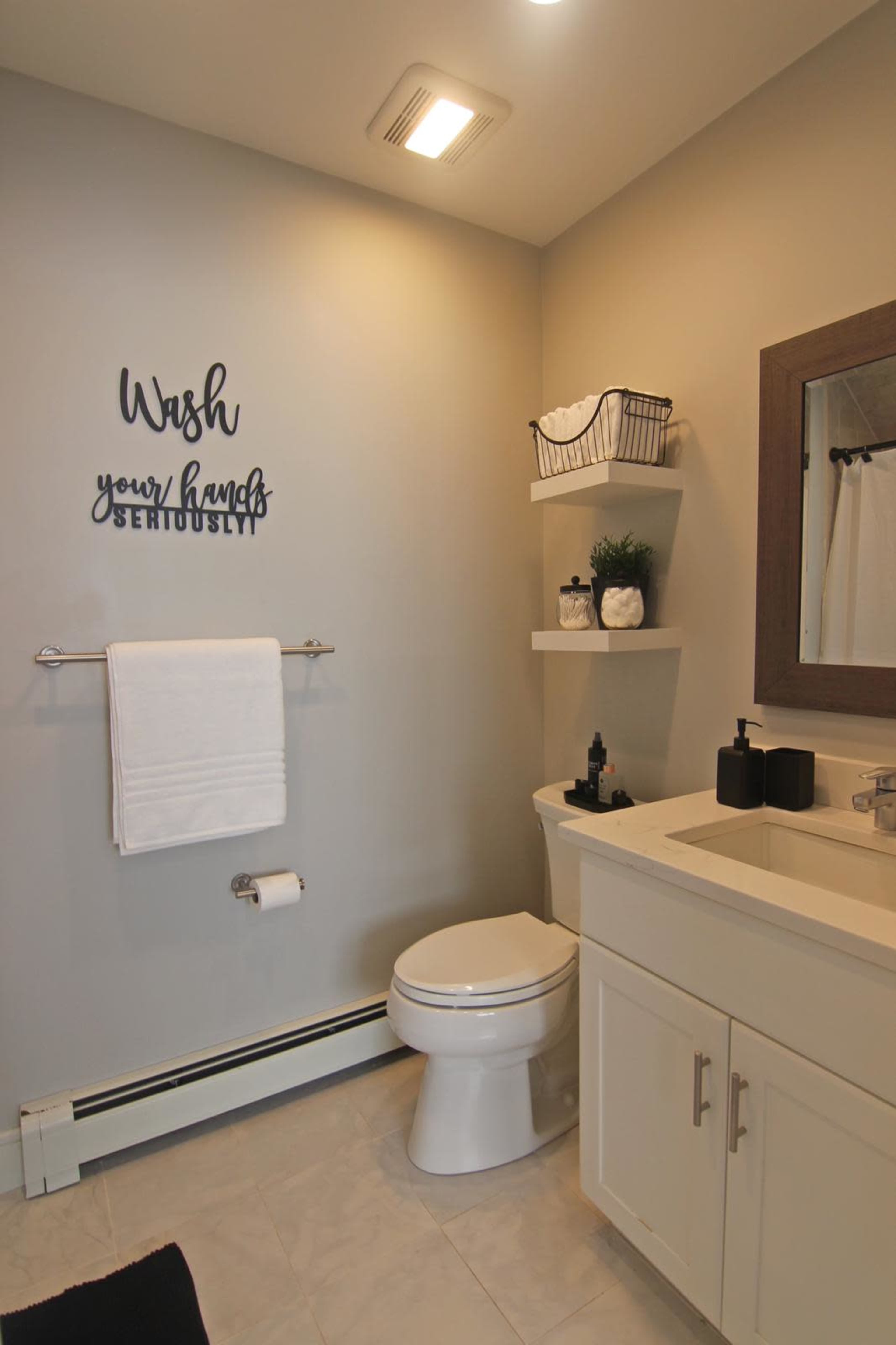 Enjoy modern comfort in a quiet and safe neighborhood. Image in Palisades Park, Palisades Park, NJ