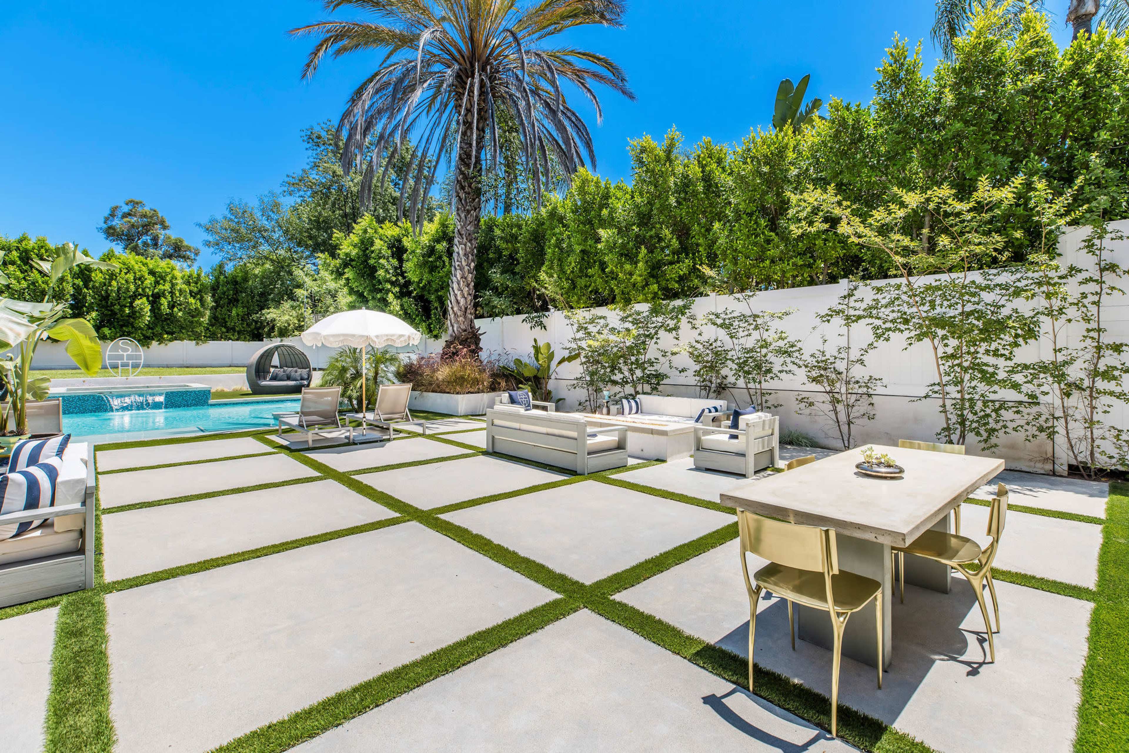 Massive Modern Smarthome with Pool Image in Tarzana, Los Angeles, CA