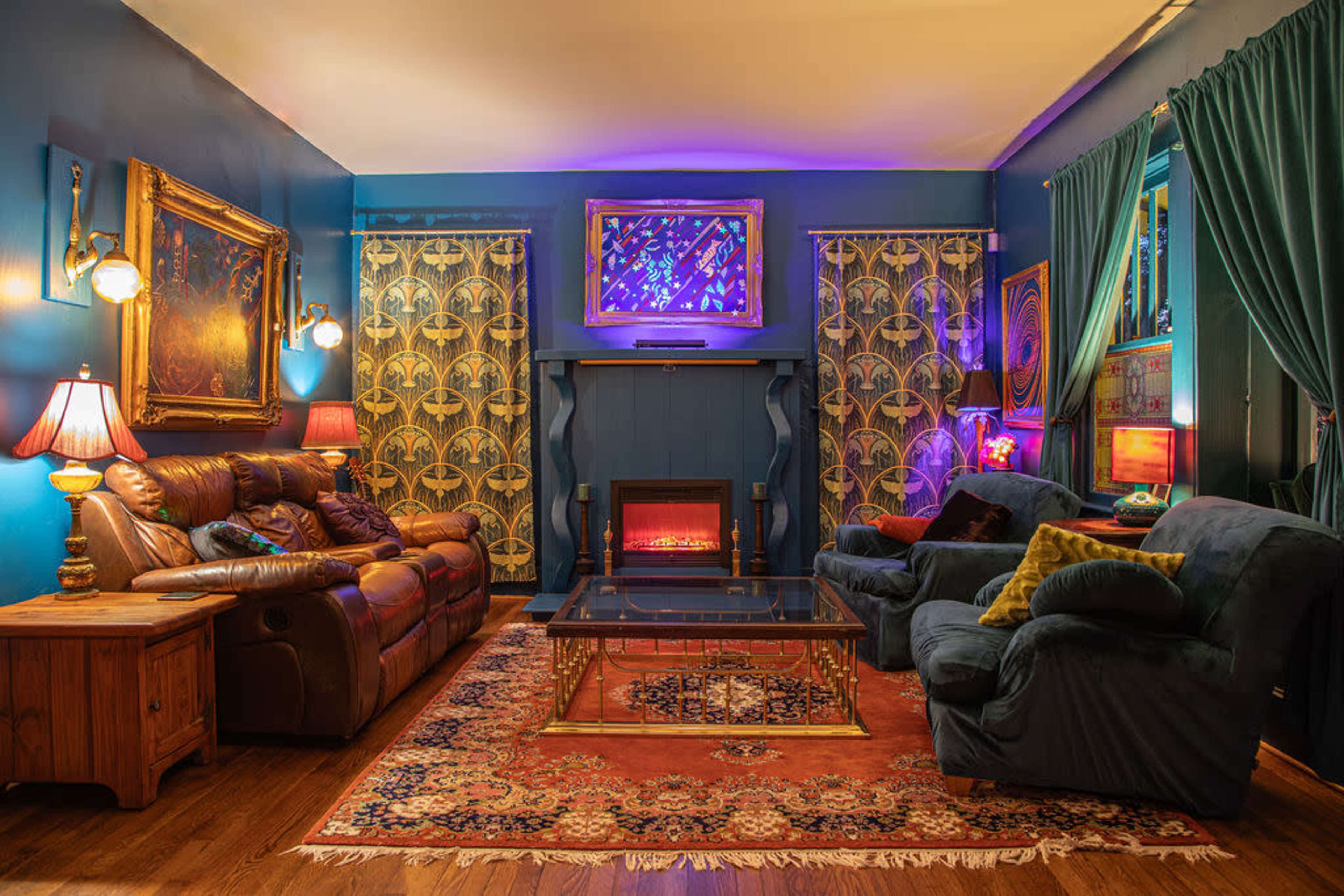 The Little Prince House: A Colorful Escape with a City View Image in Five Points South, Birmingham, AL