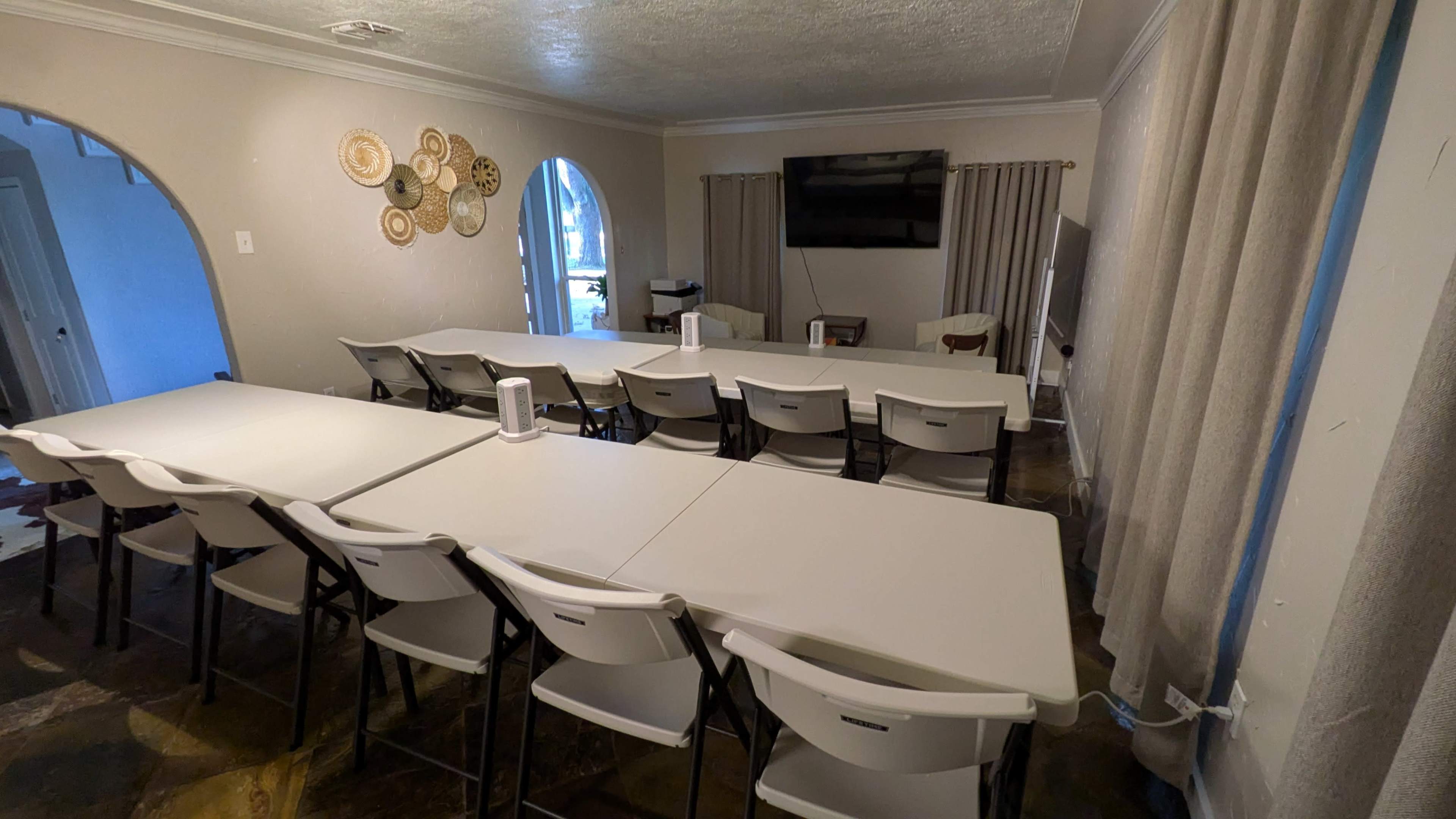 Stunning Tropical Pool and Spa With Boho Interior Image in , Conroe, TX