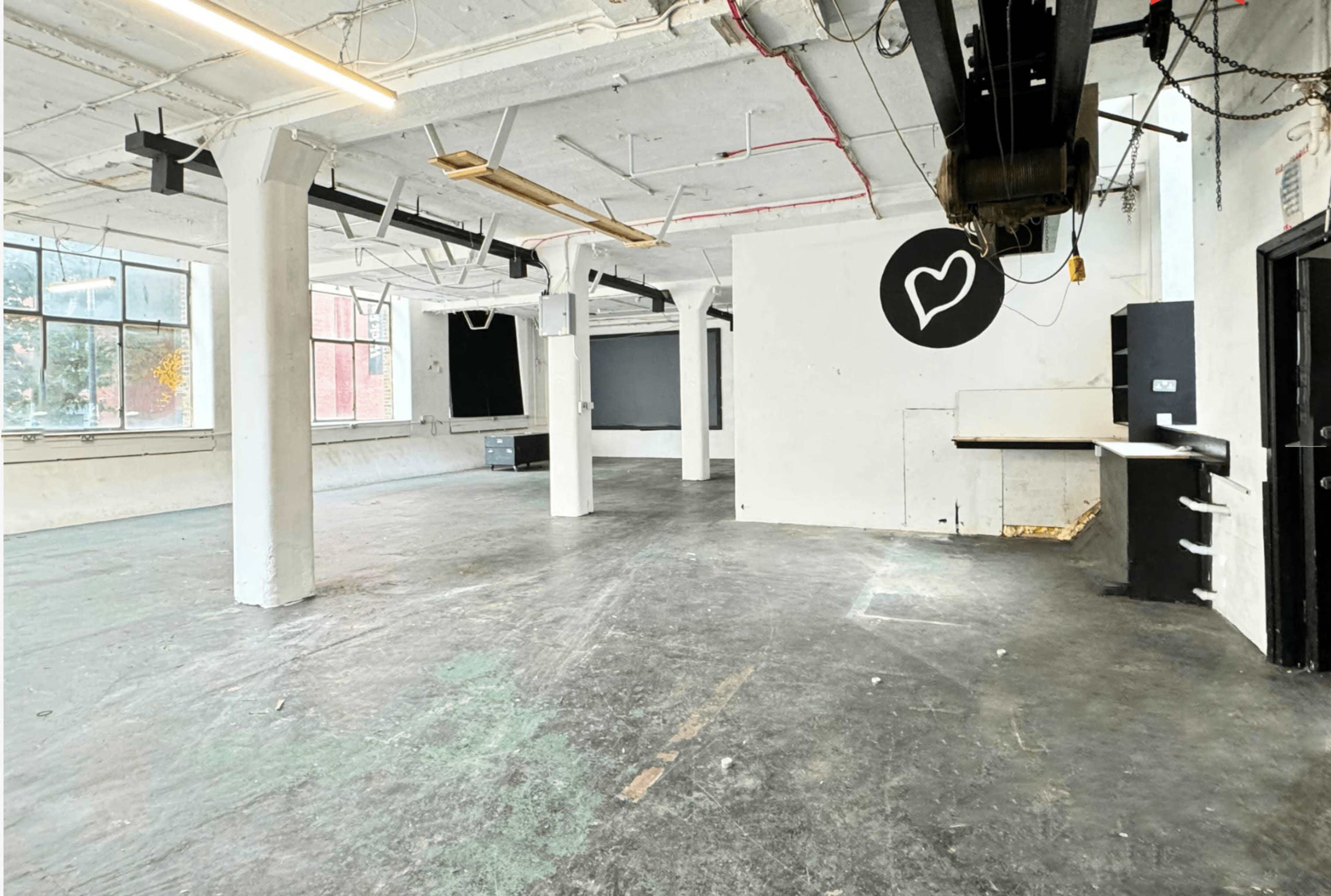 Industrial Warehouse Space with Big Windows and Natural Light Image in Fish Island, London, ENG