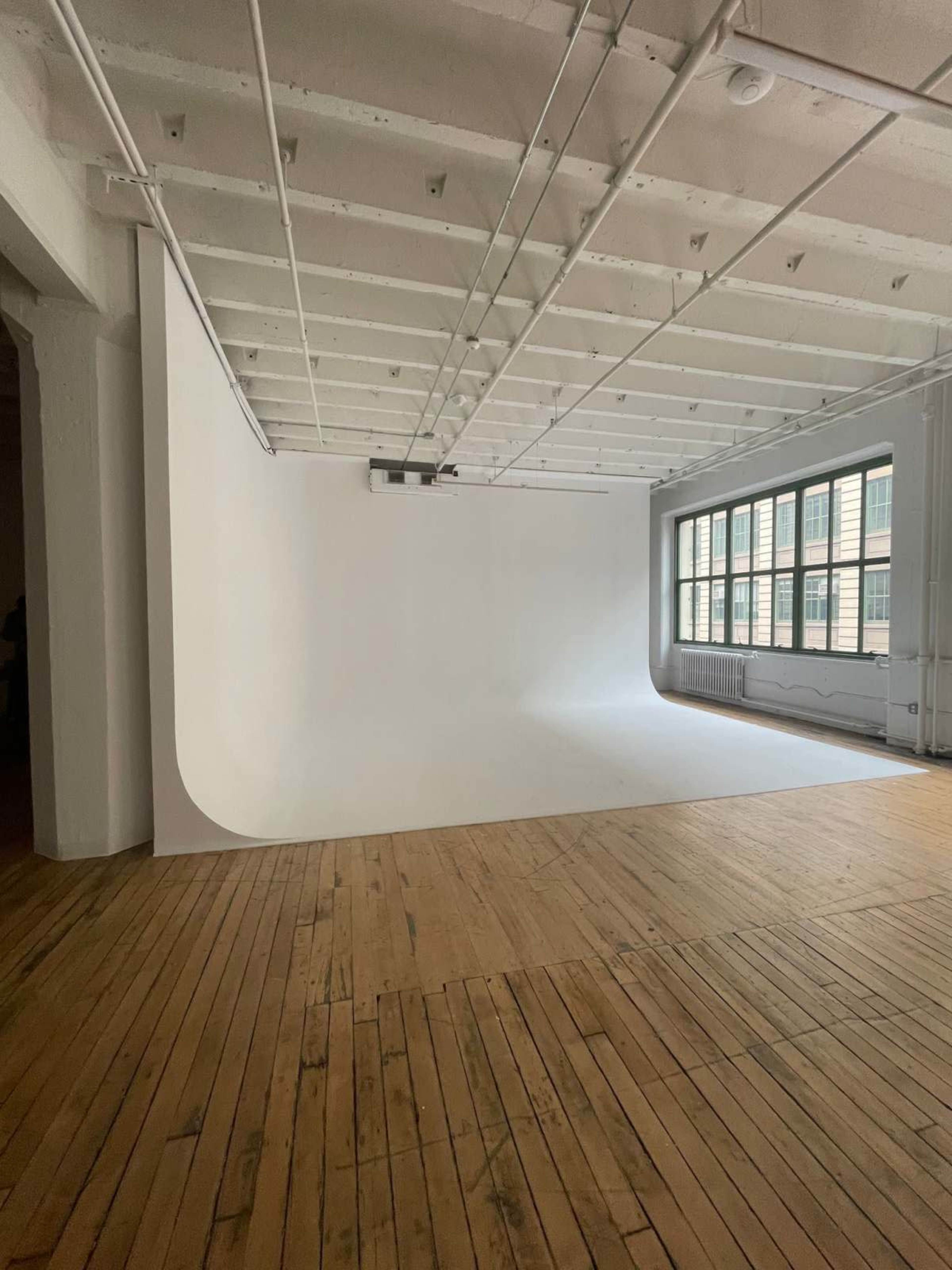 Industry City Brooklyn large beautiful film and green screen space Image in Sunset Park, Brooklyn, NY