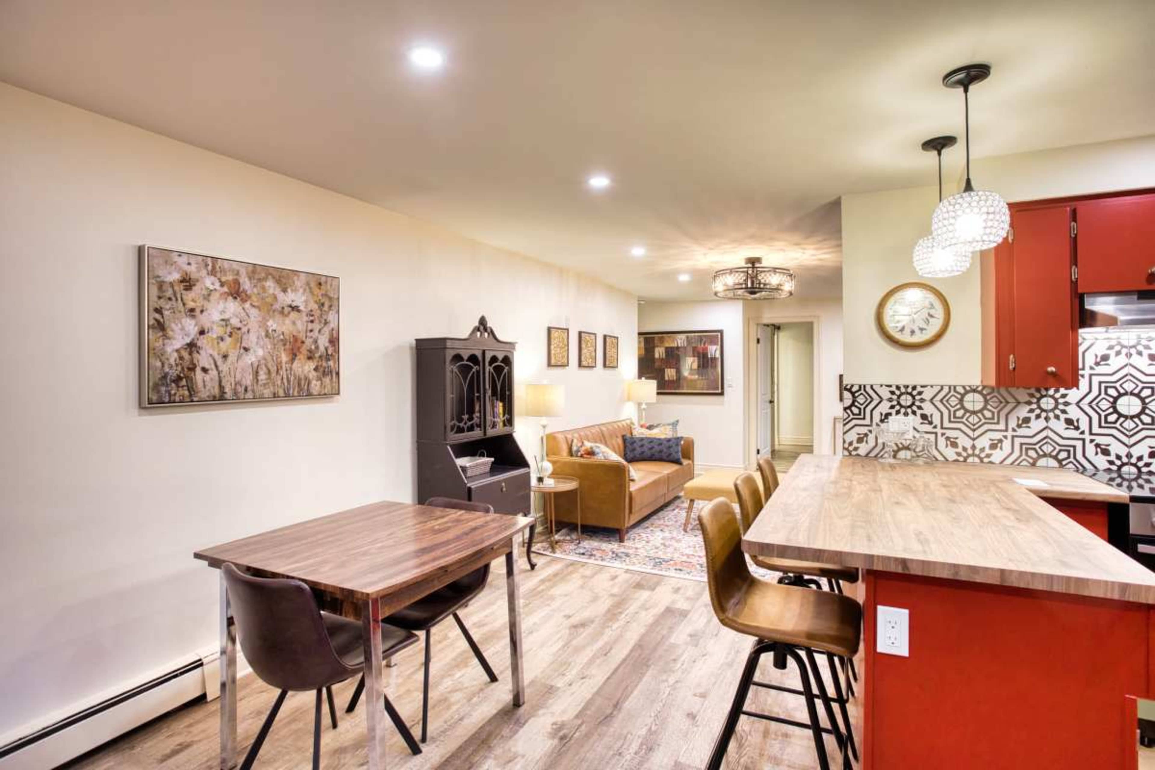 Rustic and Elegant 2BR Apartment in the Countryside of Niagara Benchlands Winery Region Image in Campden, Campden, ON