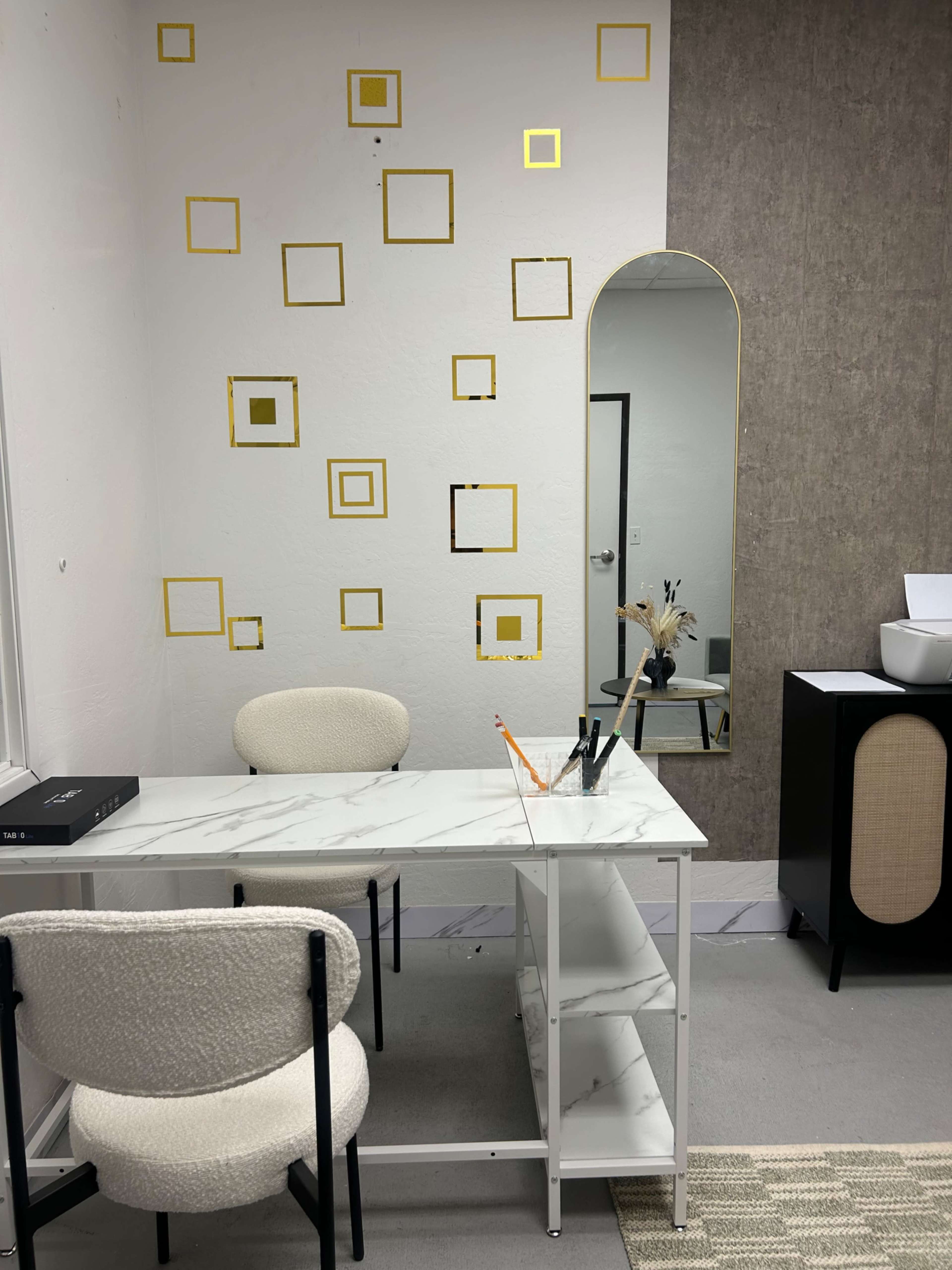 Private work office Image in Alhambra, Phoenix, AZ