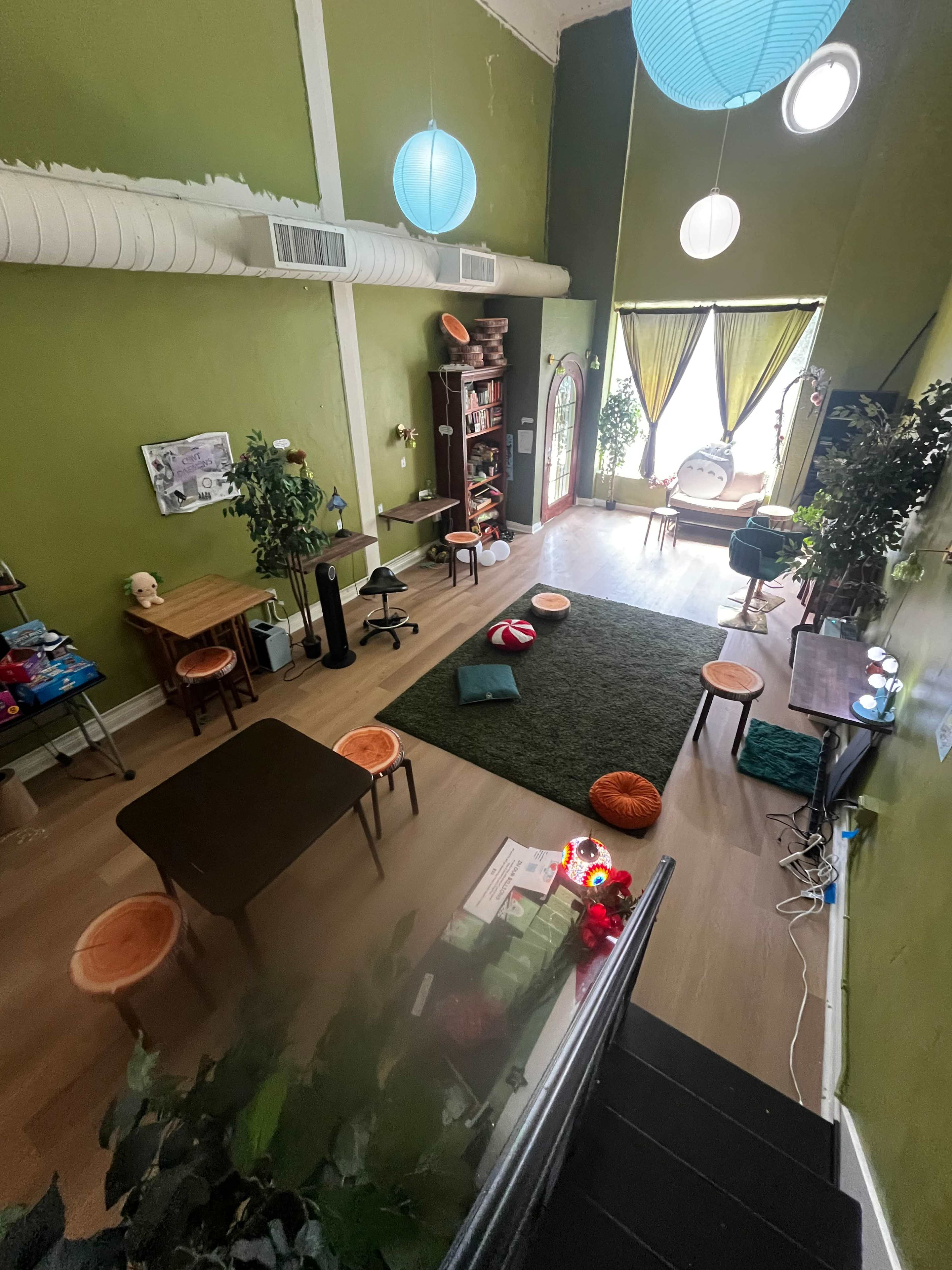 Cozy K-town clubhouse perfect for meetups, pop-ups, photoshoots, and performances! Image in Westlake, Los Angeles, CA