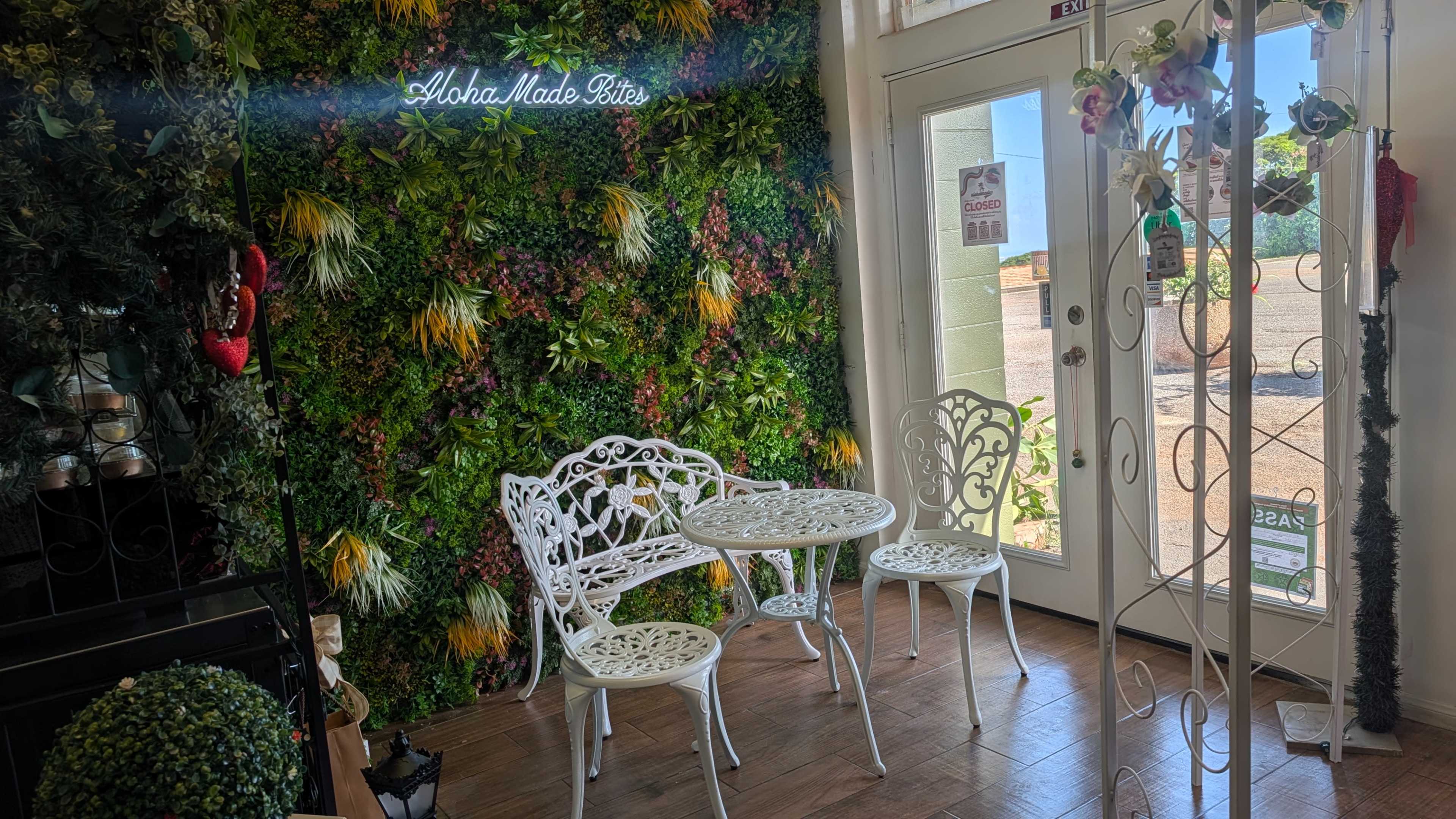 Private Tropical Country Patio with Indoor Lounge & Dessert Bar Image in , Wahiawa, Hawaii, HI