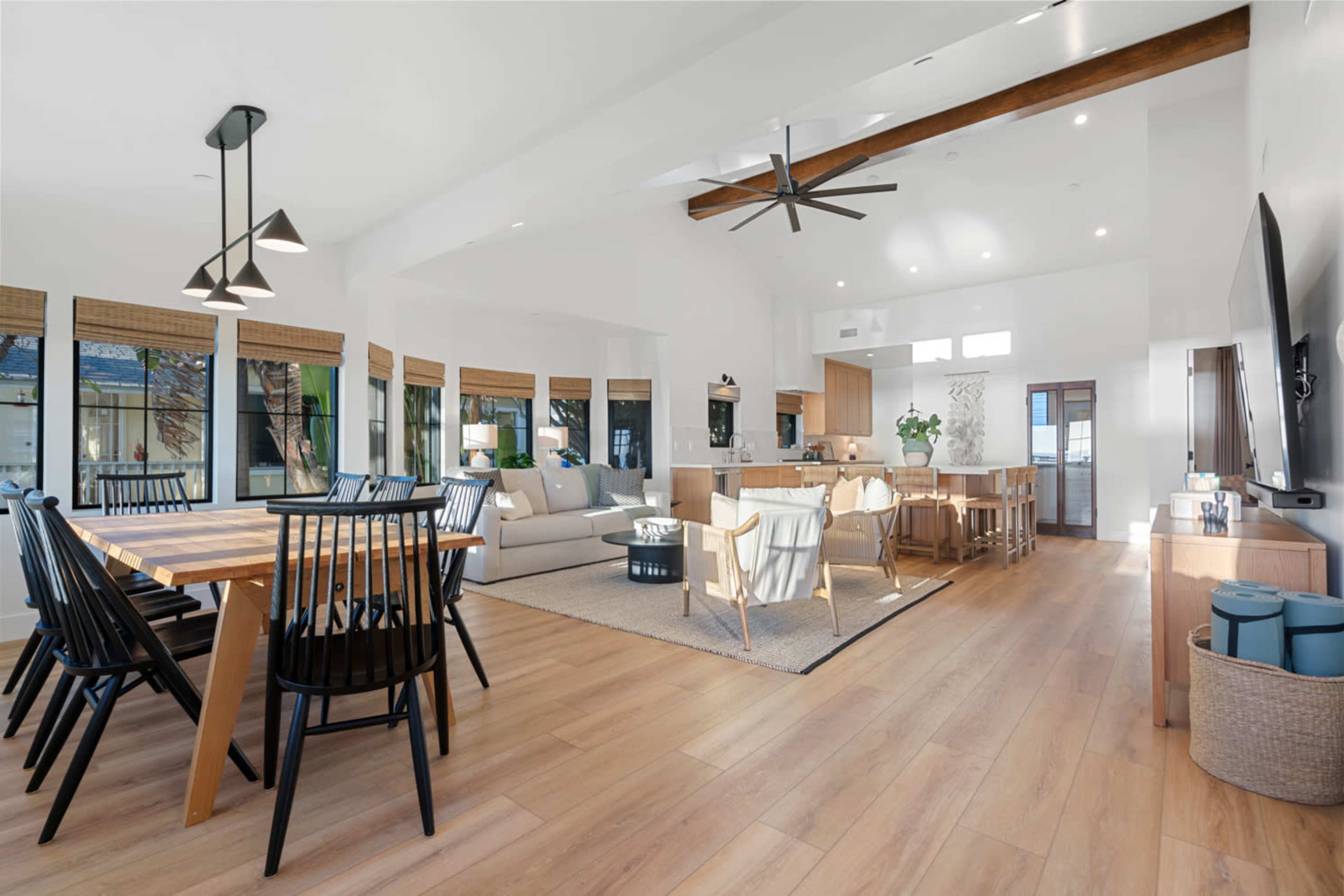 Pacific Paradise - Waves in View Image in Townsite, Oceanside, CA