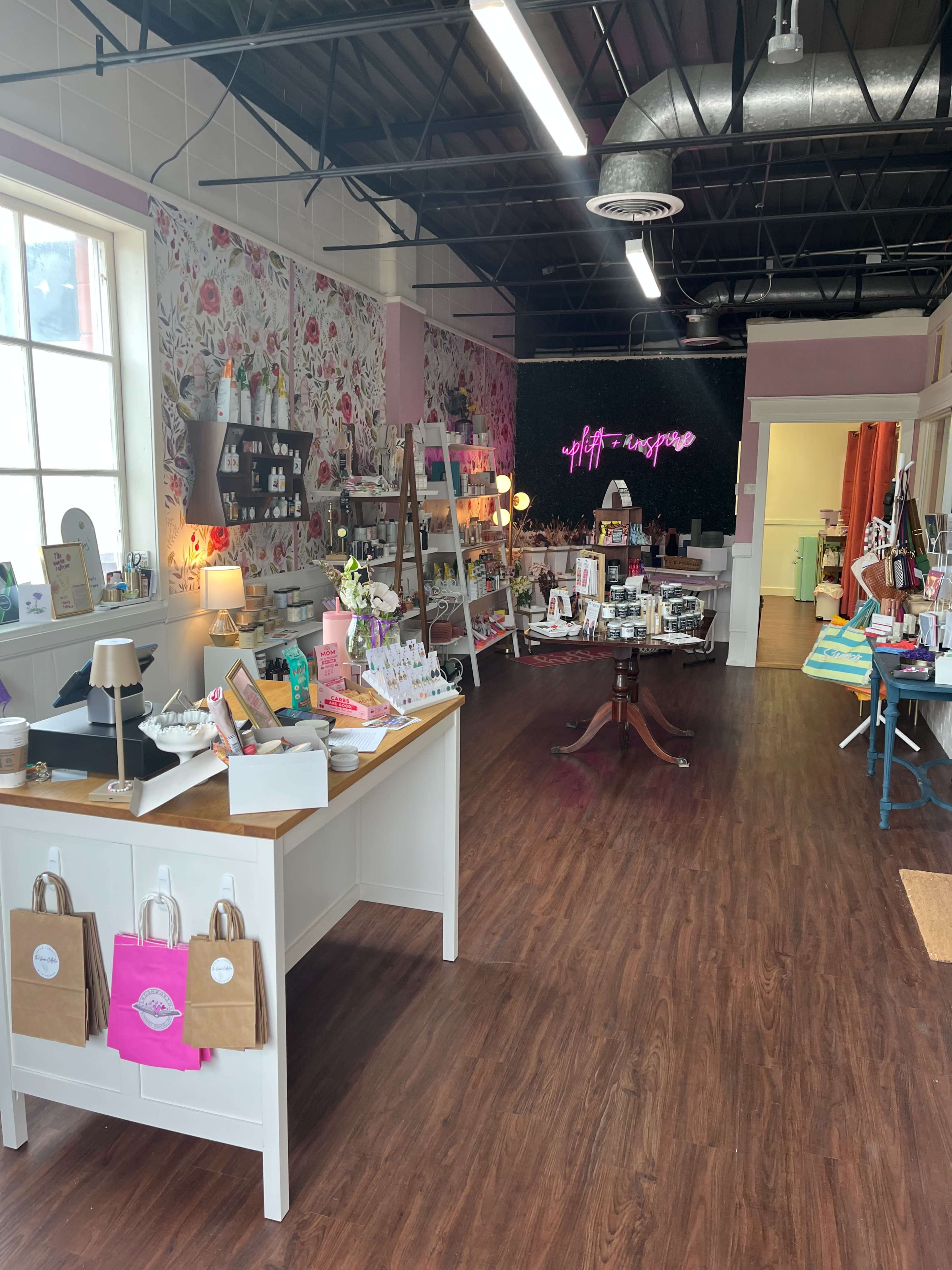 Curated Workshop Space with Feminine Vibes Image in White Bear Lake, White Bear Lake, MN