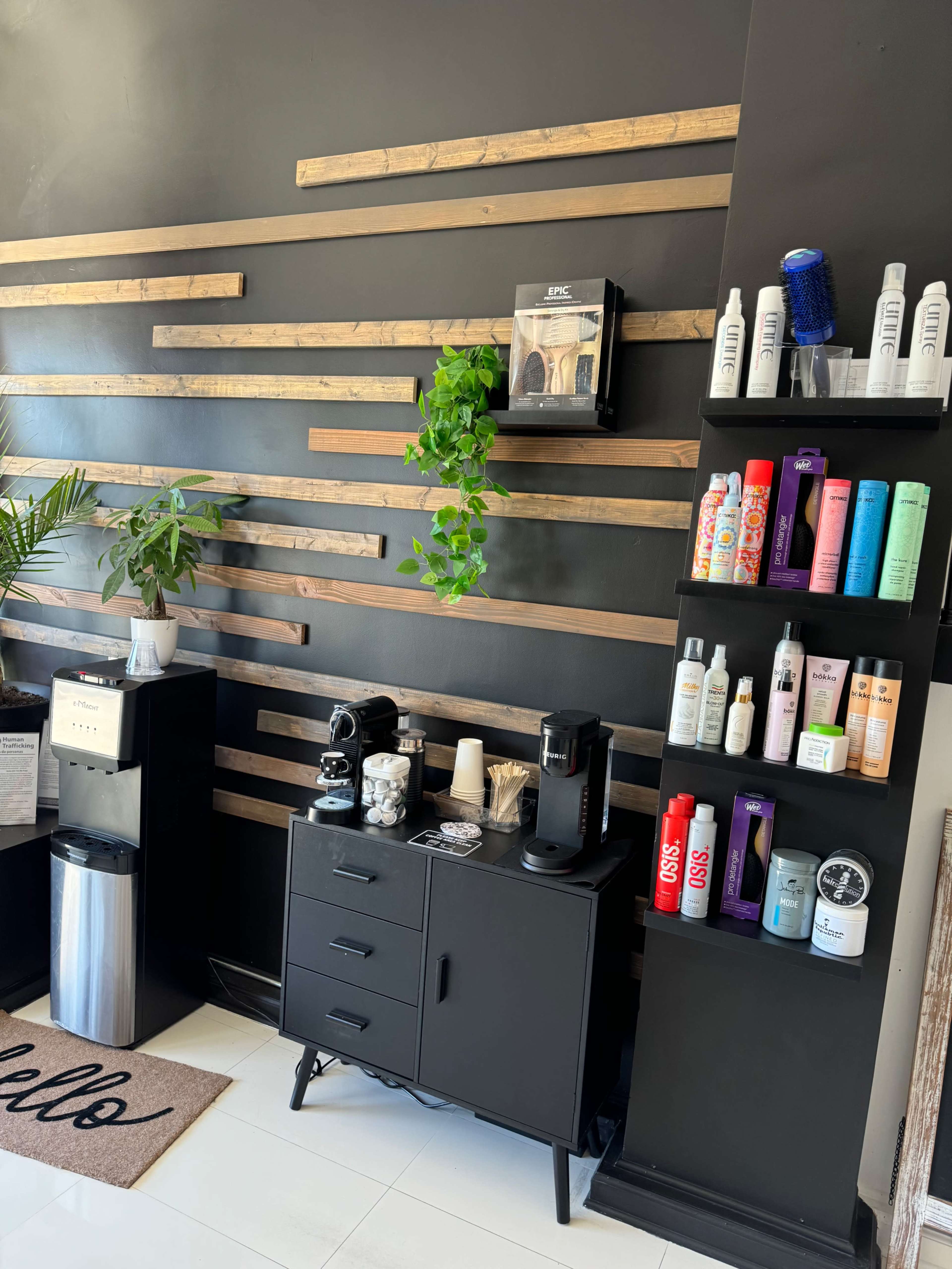 LA HOT Hair Image in Woodland Hills, Woodland Hills, CA