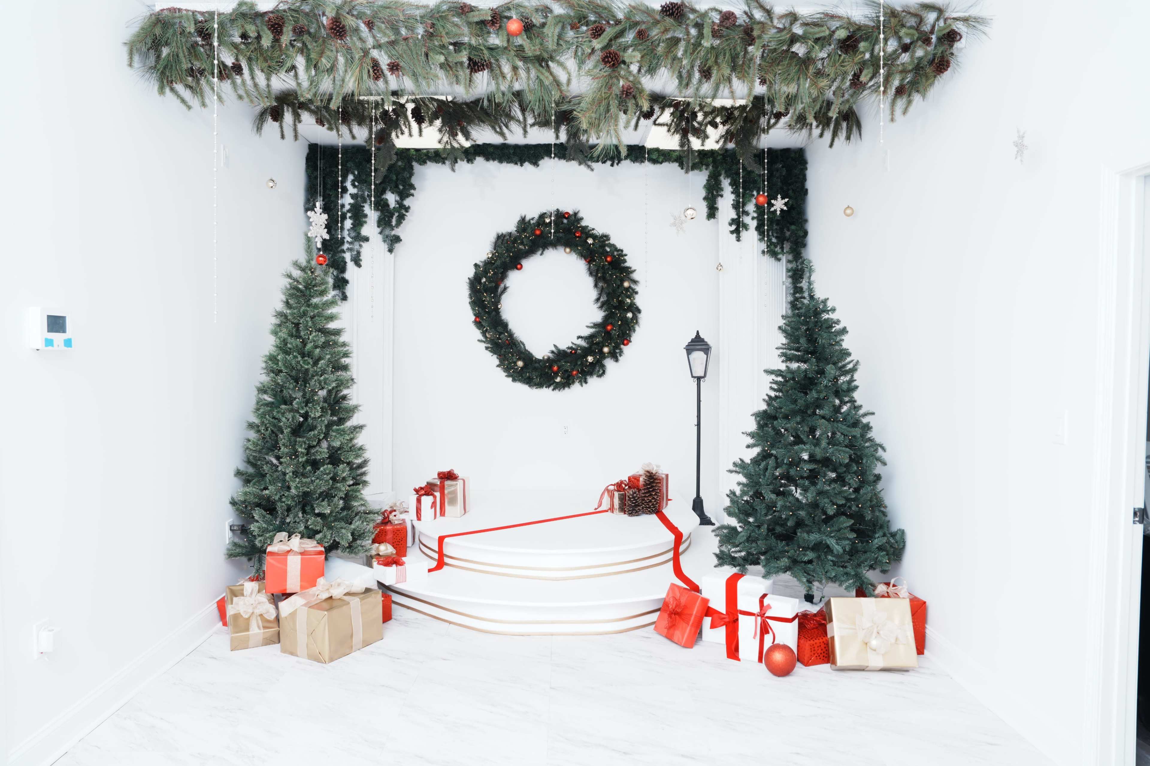 Modern Christmas Set Image in Gwinnett Village, Norcross, GA