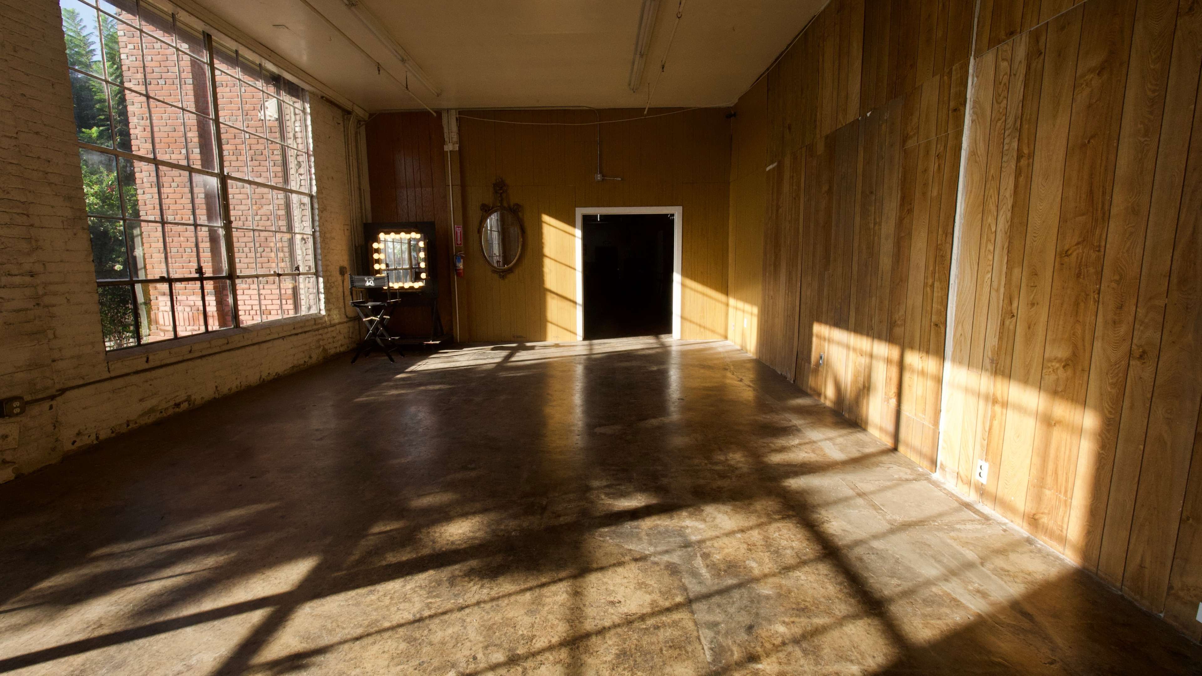 Retro Loft Daylight Studio Image in South Los Angeles, Los Angeles, CA