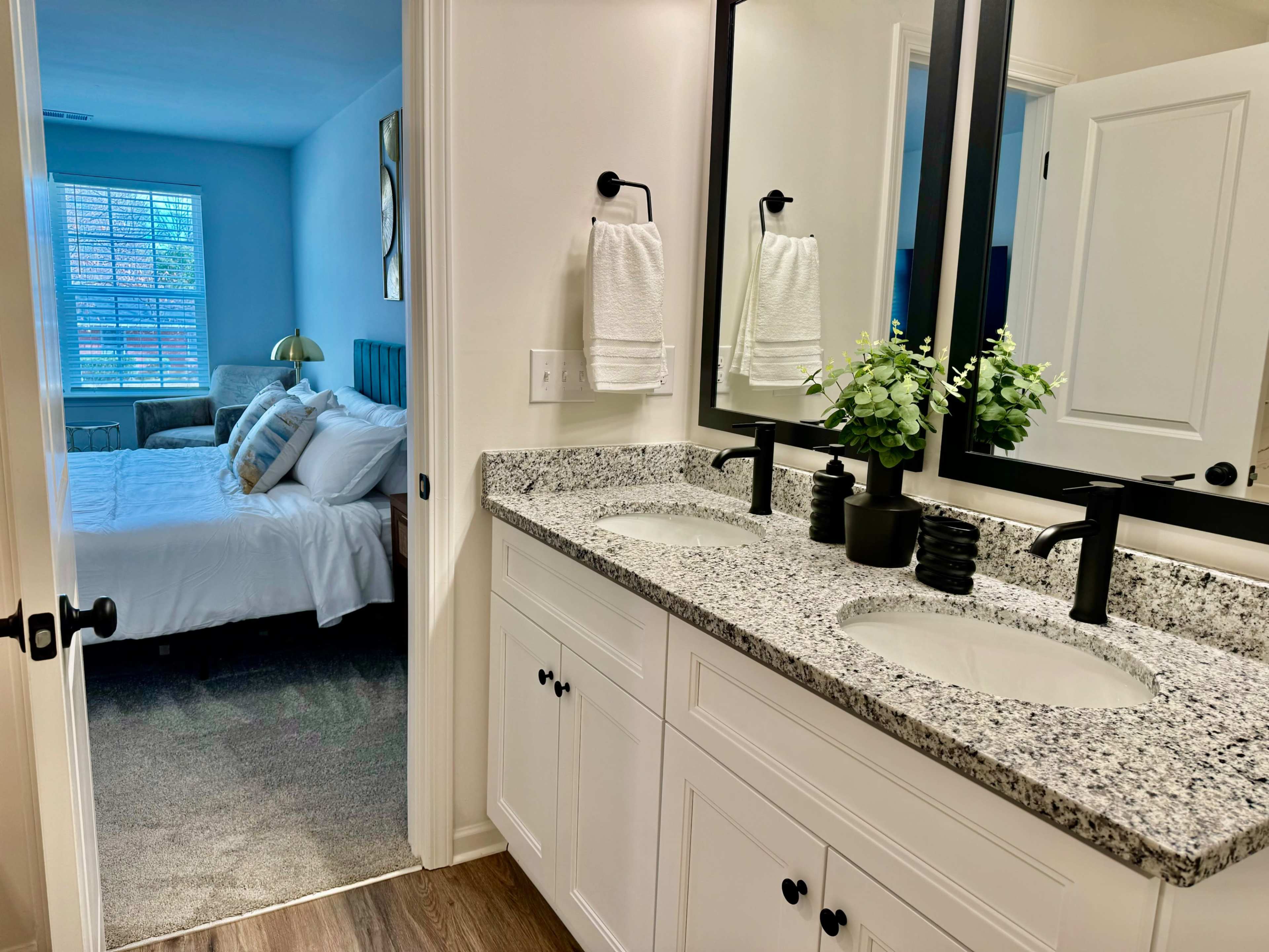 Stylish Modern Home with Open Layout & Stunning Natural Light Image in Toddville Road, Charlotte, NC