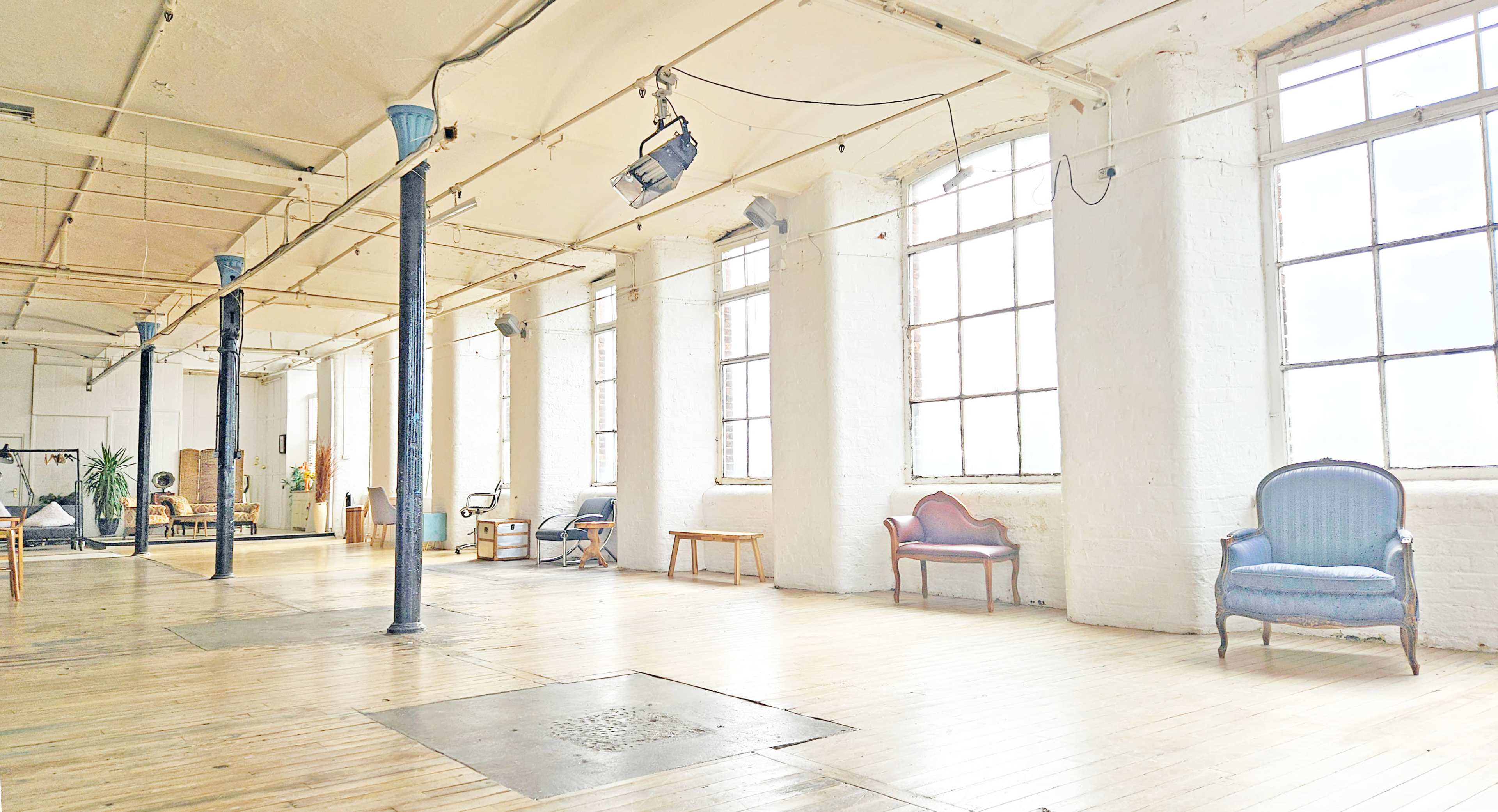 The Daylight Space - Huge windows - Old Cotton Mill - Loft Apartment vibe Image in Stockport, Stockport, ENG