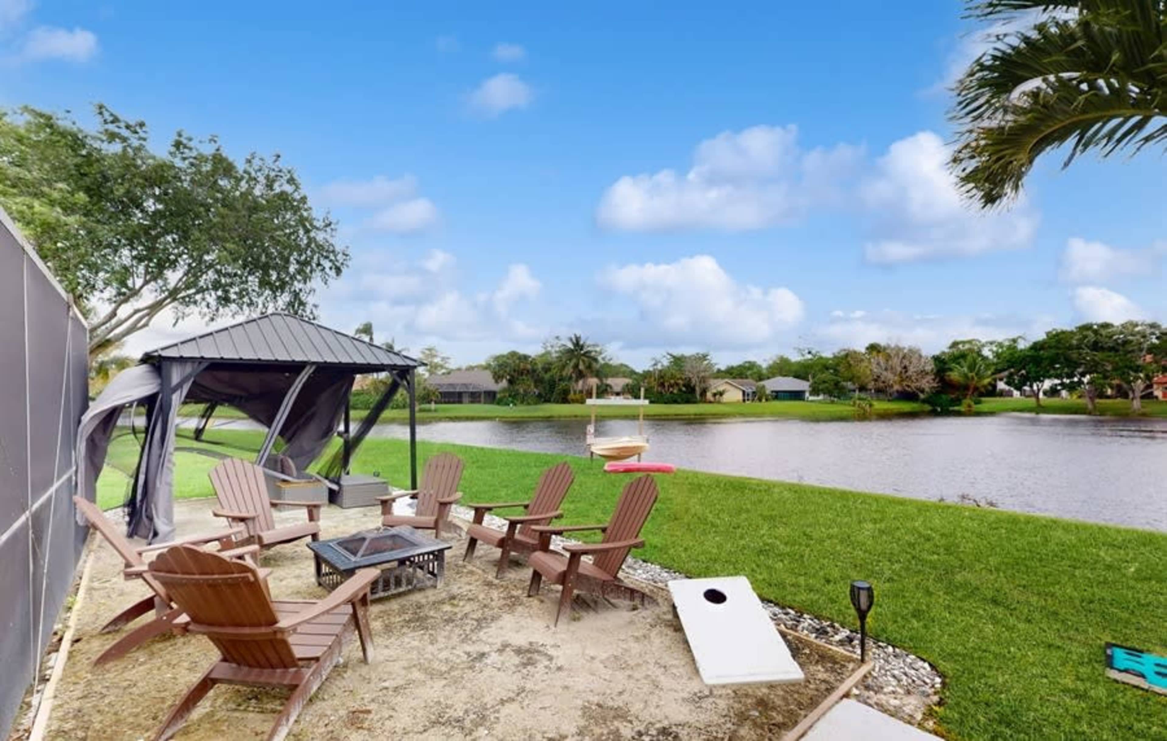 Lakefront  with Heated Pool. 3 min WEF Image in Wellington, Wellington, FL