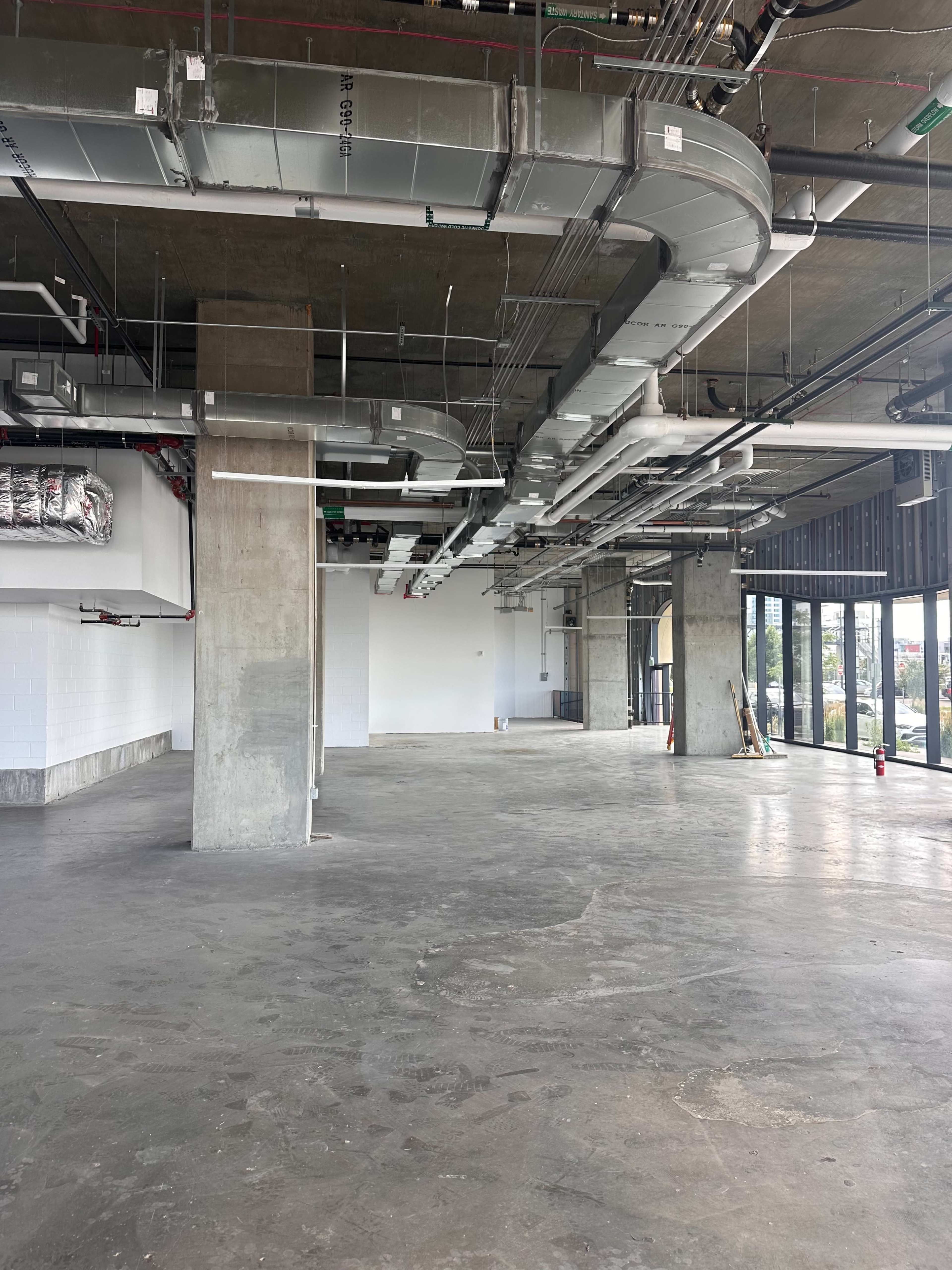 Vacant Retail Space, blank canvas perfect for Retail Pop-Up and Art Shows Image in River North Art District, Denver, CO