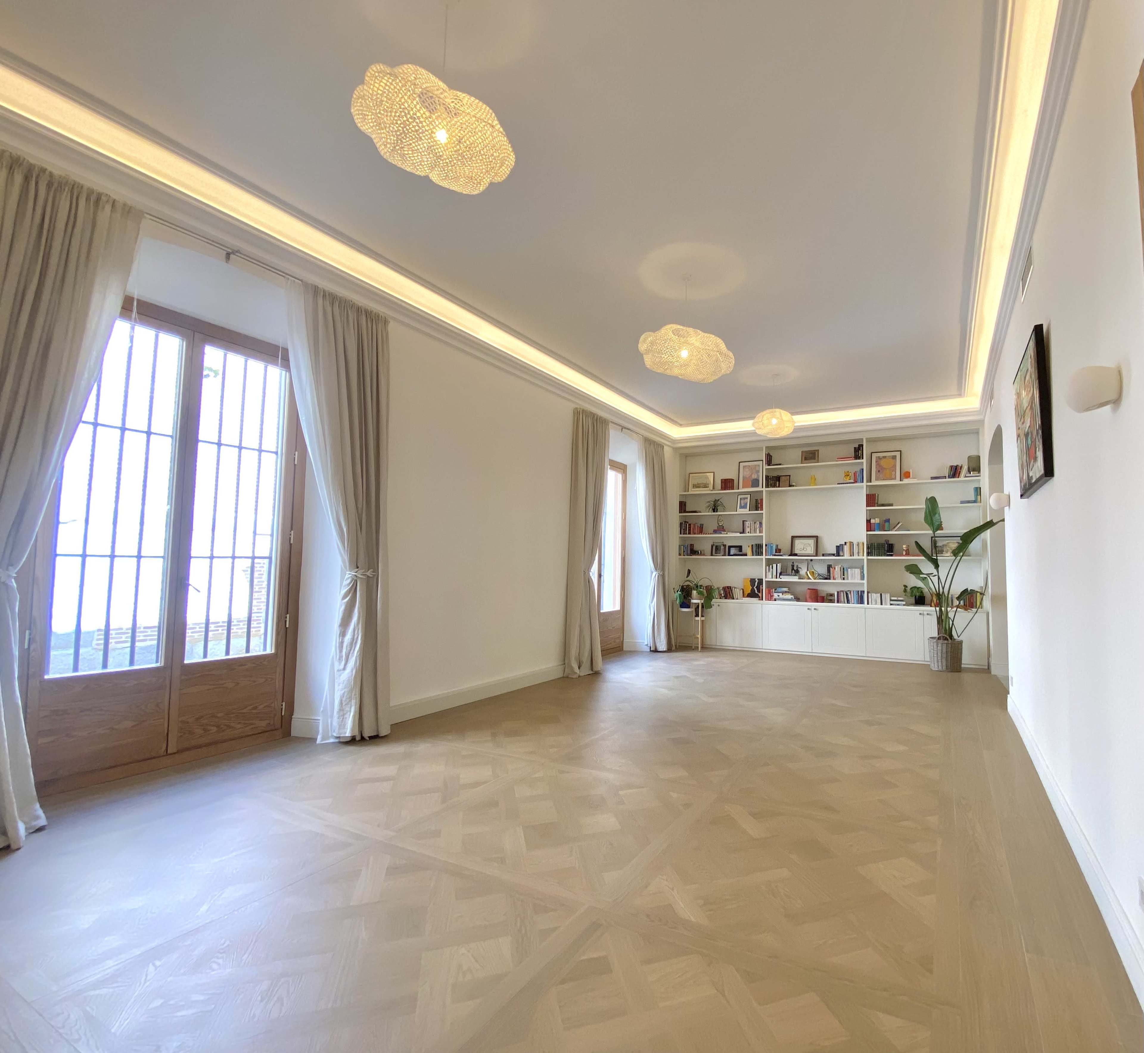 Multipurpose artist home in 17th century building Madrid, ideal for intimate events, workshops & wellness Image in Embajadores, Madrid, M