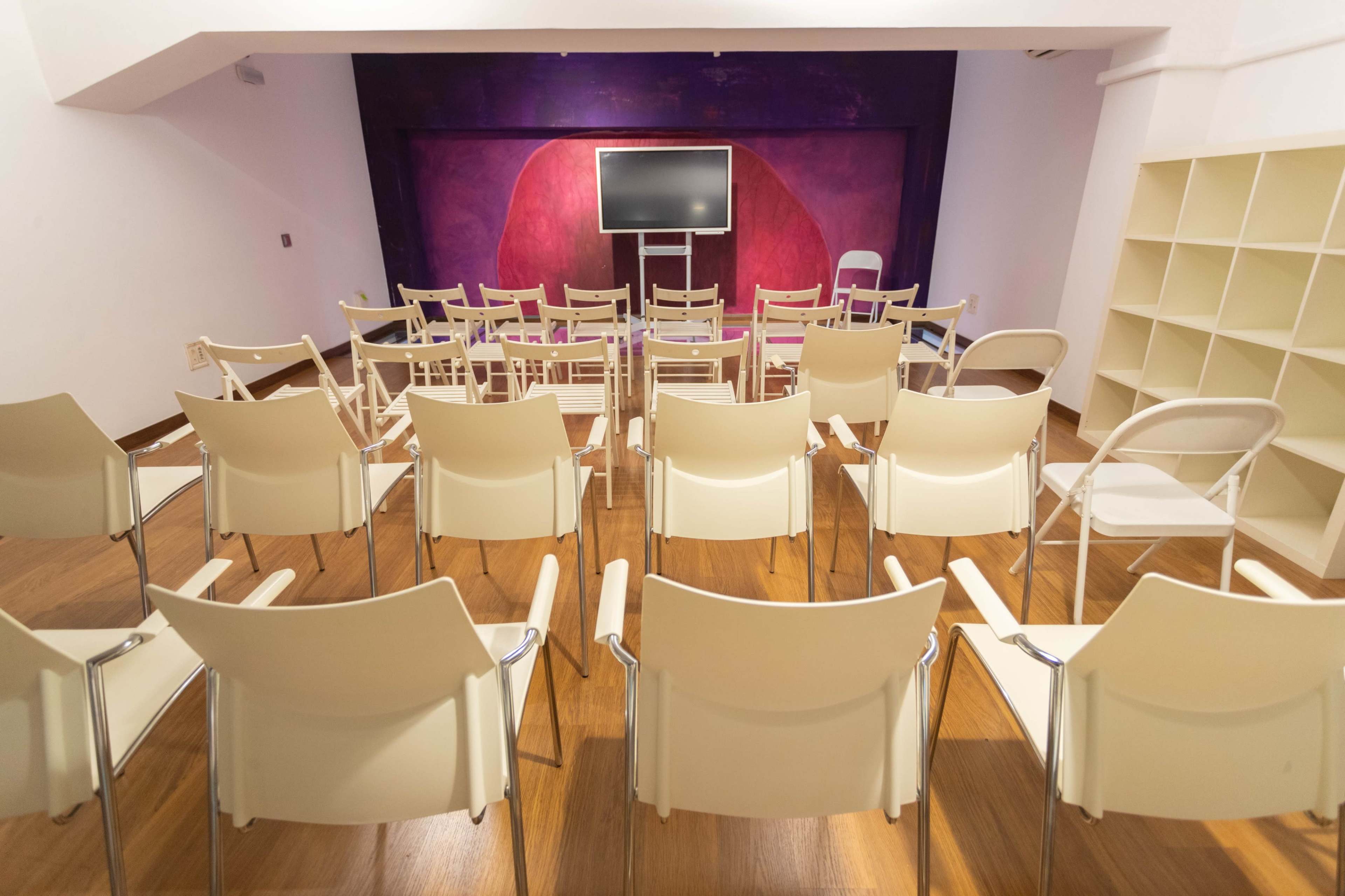 Sala de reuniones/conferencias de espacio acristalado en el centro de Barcelona Imagen en Fort Pienc, barcelona, B