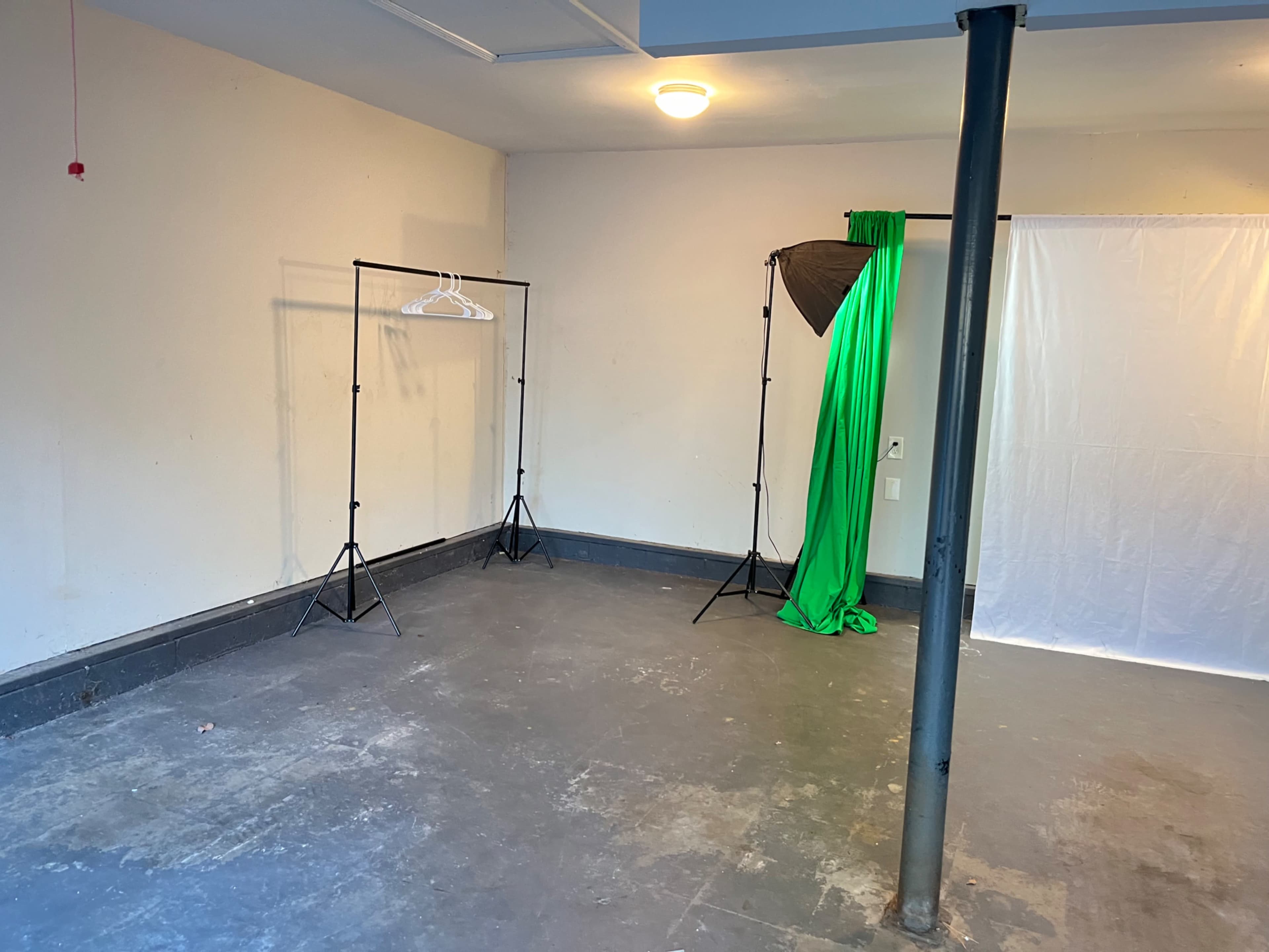 Affordable Studio with Green Screen & White Backdrop in ATL Image in South Fulton, Atlanta, GA