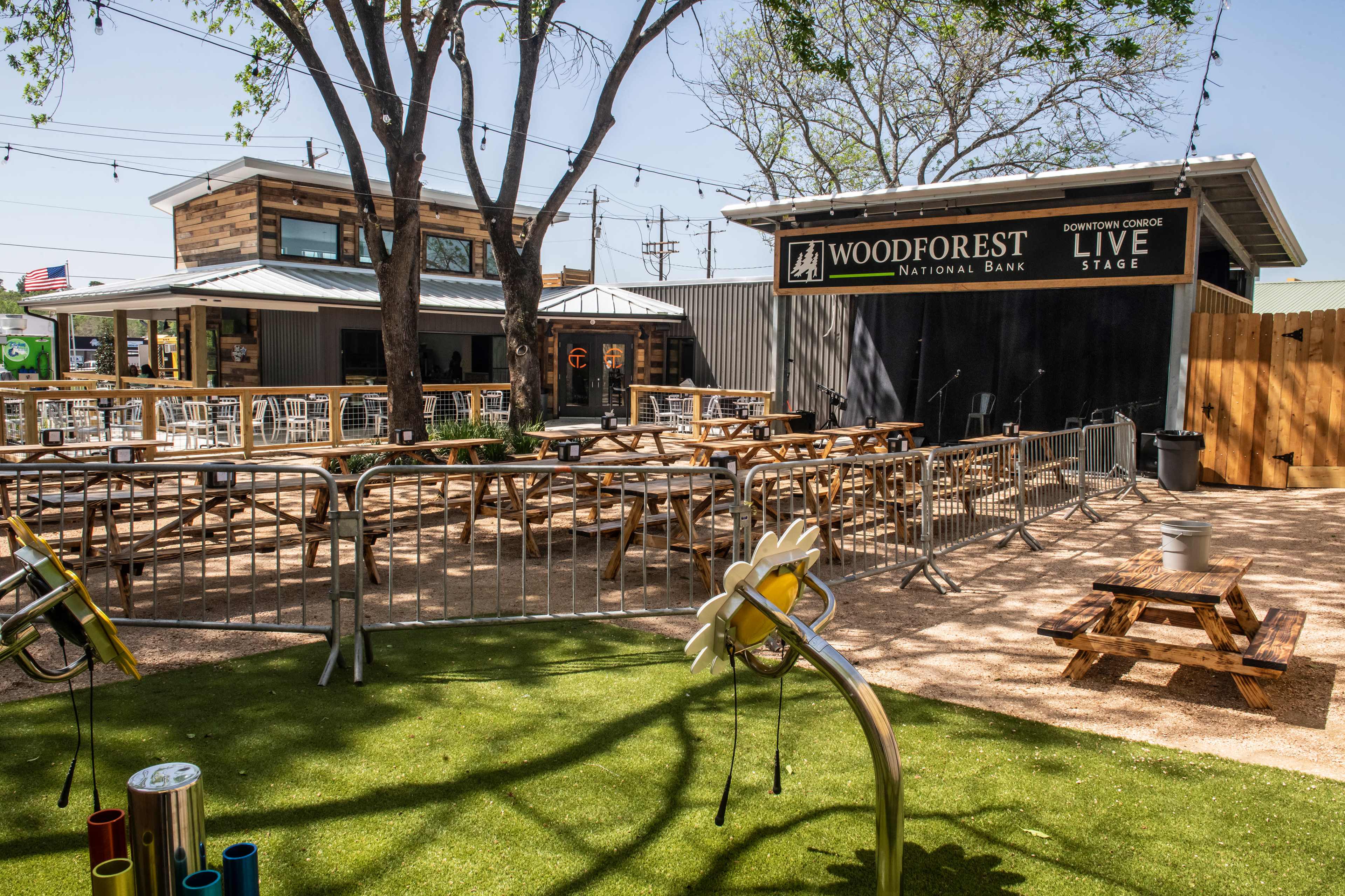 Downtown Food Truck, Inside Bar & Outdoor music venue. Image in Conroe, Conroe, TX