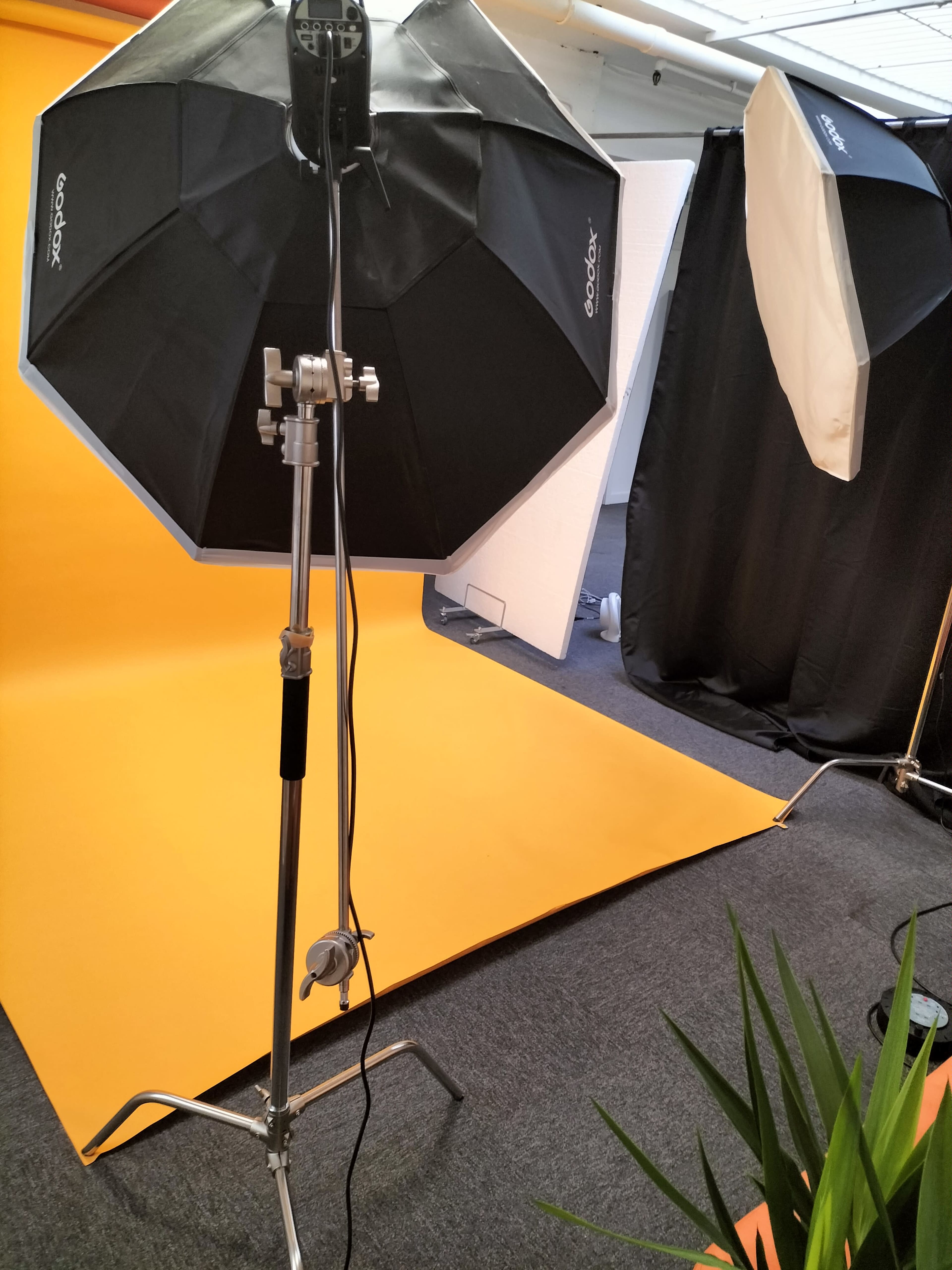 Photography Studio With Lighting, Flash & Softboxes Included! Image in Finsbury Park, London, ENG