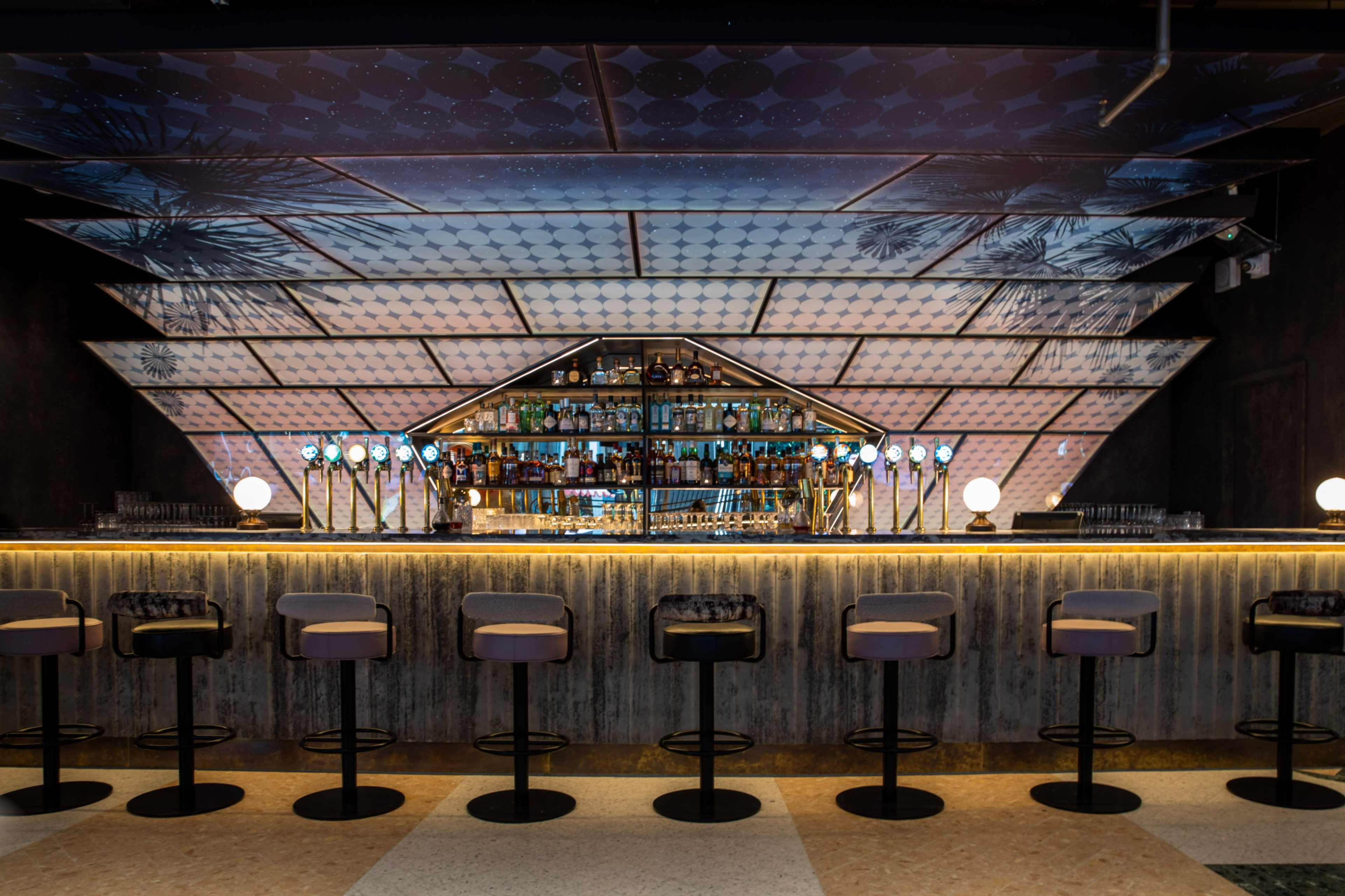 Sunset Room - Surfers Paradise Inspired Restaurant Image in City of London, London, ENG