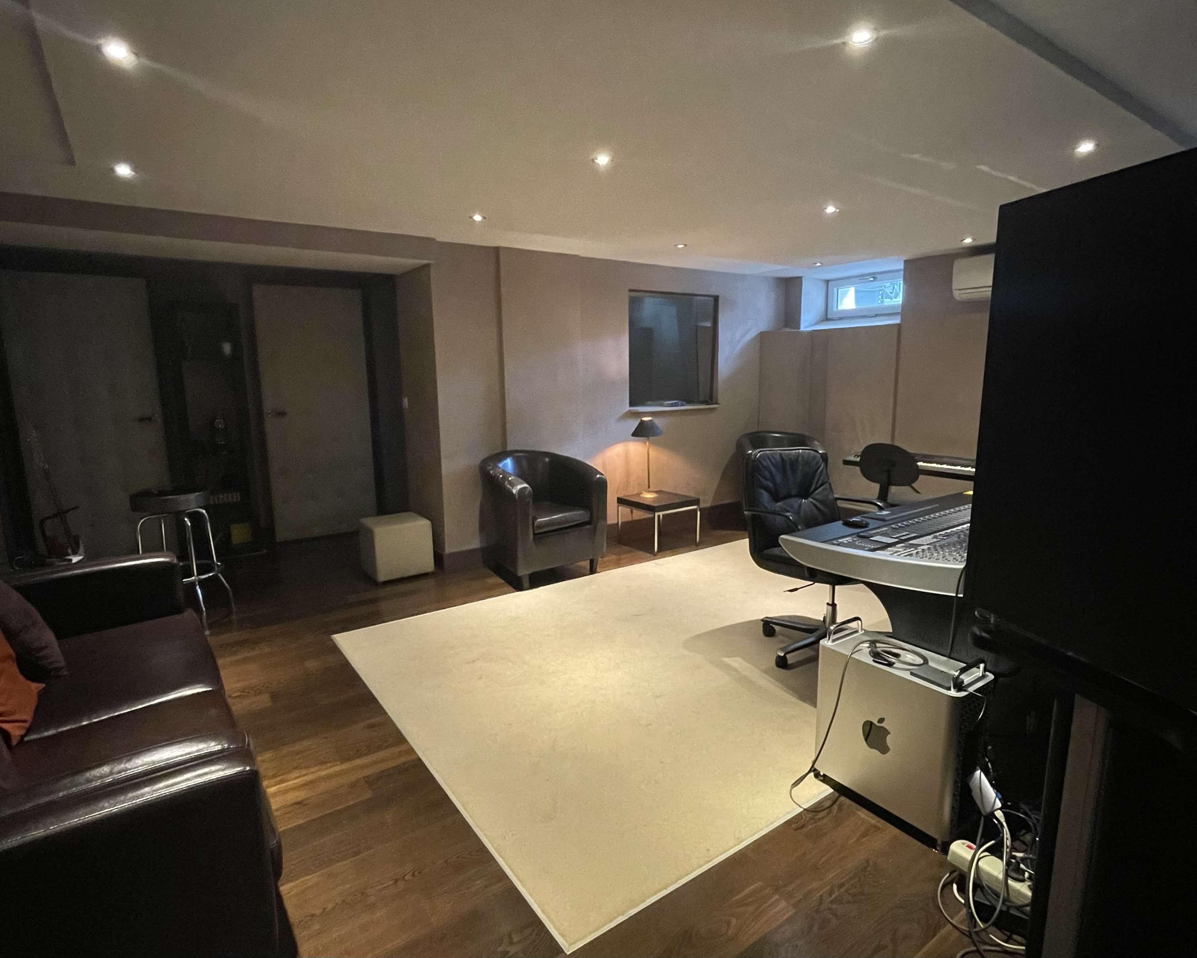 Studio d'enregistrement de musique spacieux Image dans Villa Montmorency, LE PERREUX SUR MARNE, 