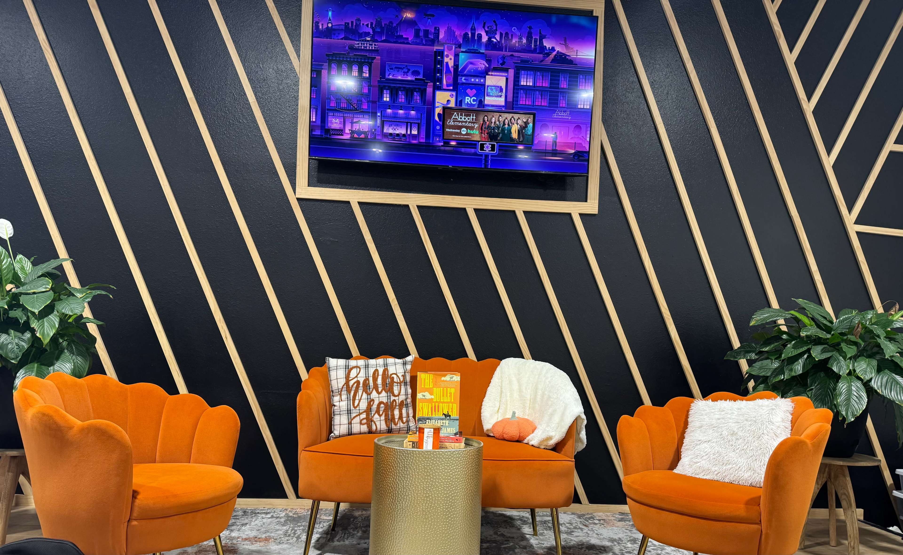 A cozy yet functional space in Pearland where business meets creativity—perfect for team meetings, brainstorming sessions, and social media content days. Image in Pearland, Pearland, TX