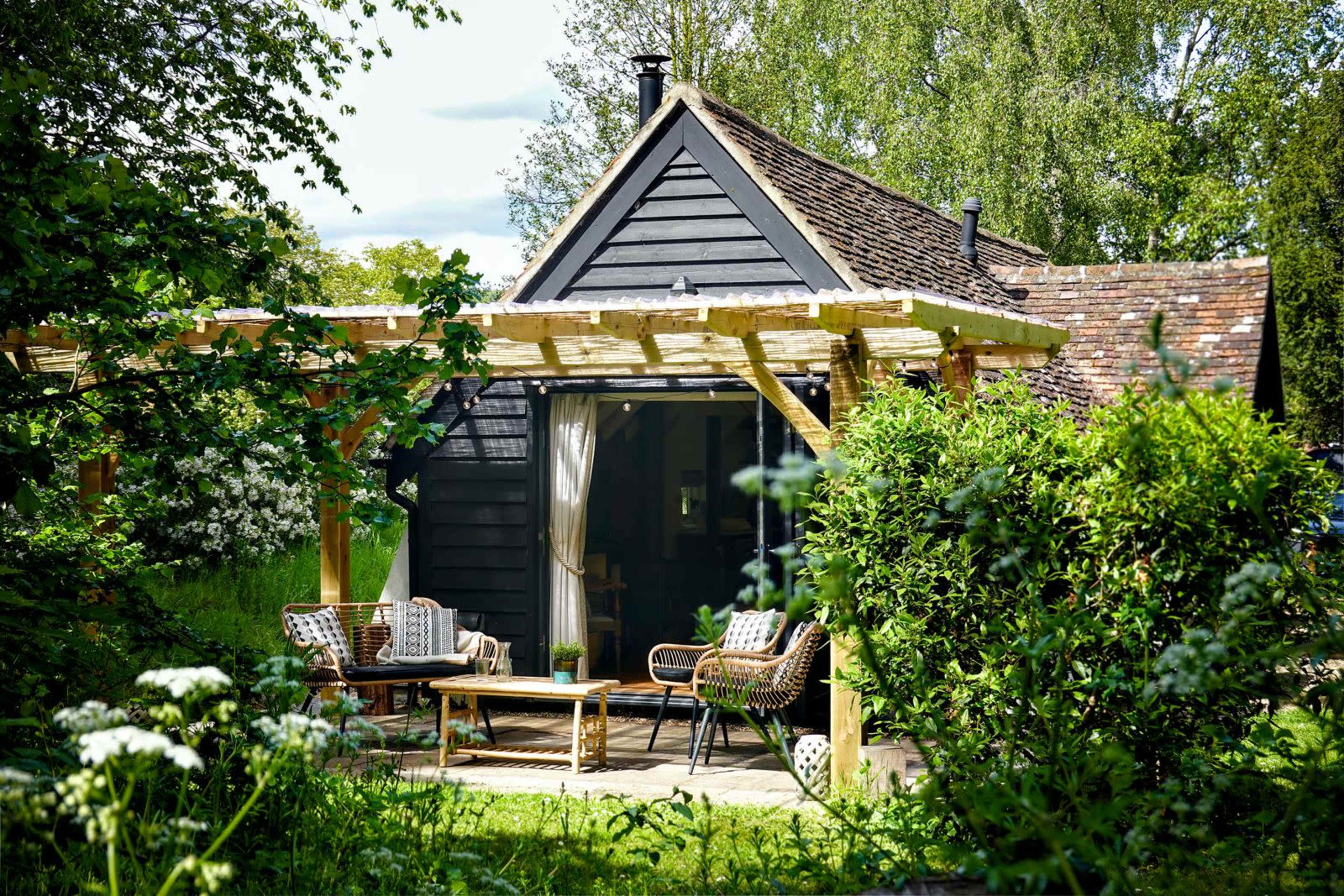Traditional Wealden Hall House Image in Cuxton, Cuxton, ENG