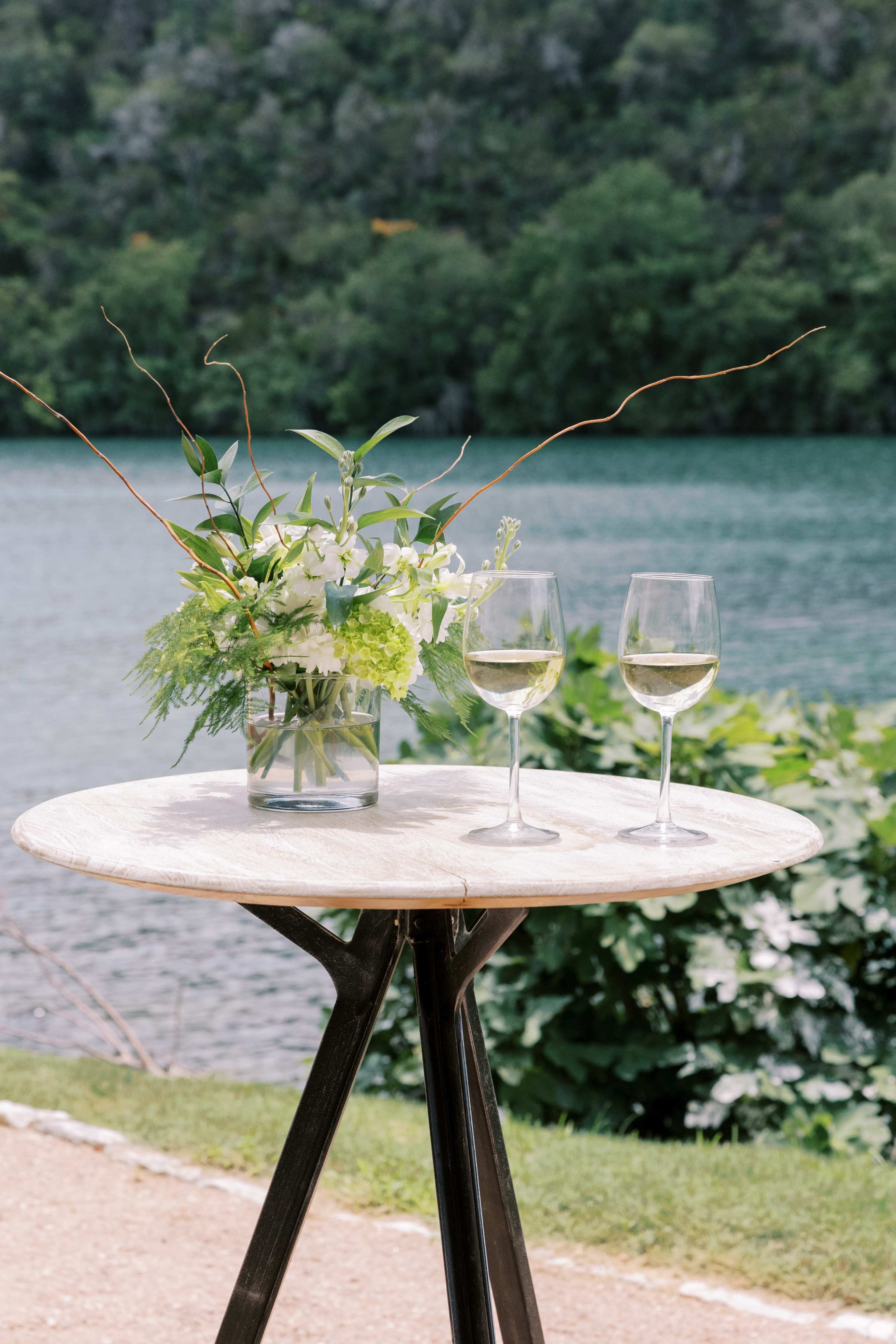 Lakeside Garden with Community Farm Table Image in Lakeside Terrace, Austin, TX