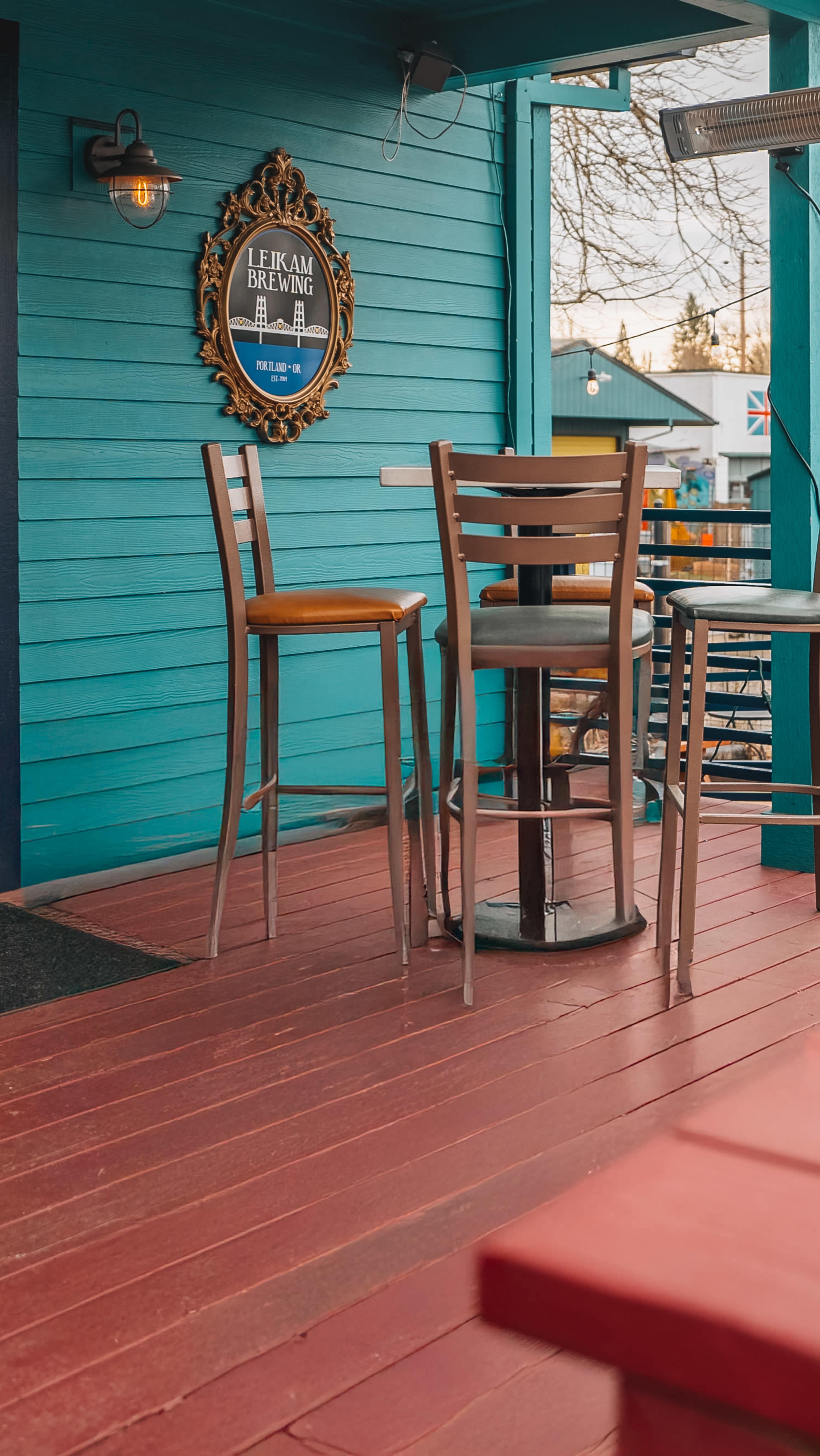 Cozy Portlandia Brewery Image in Southeast Portland, PORTLAND, OR