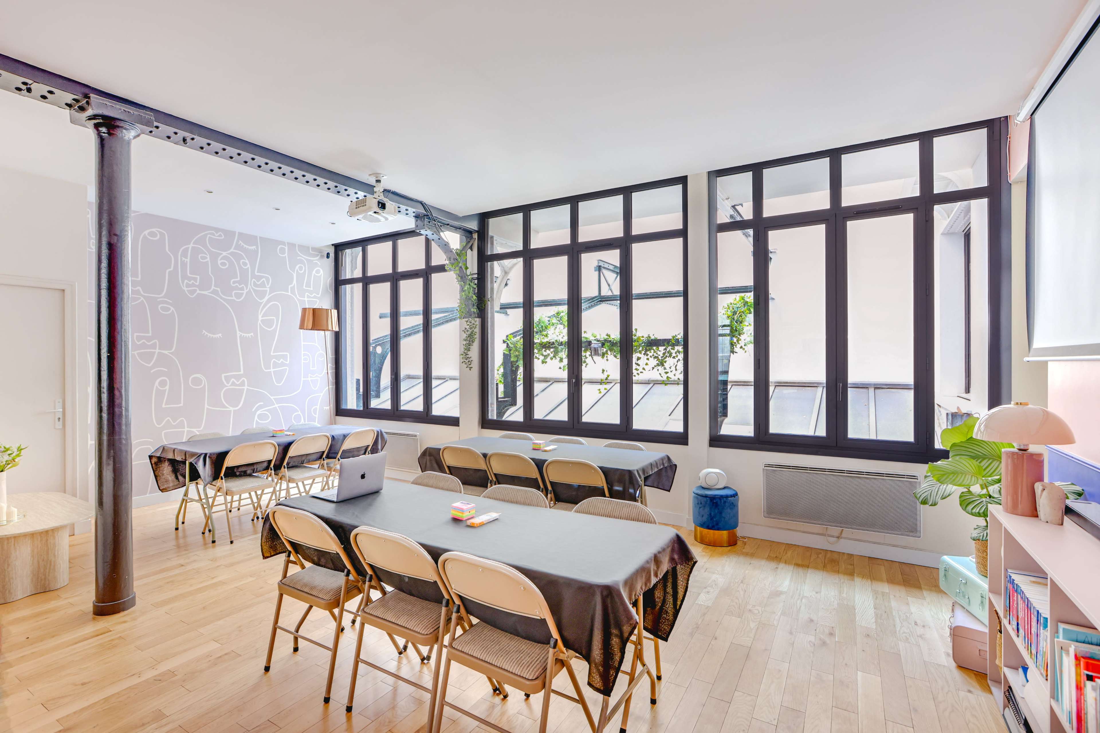 Loft atypique au coeur de Paris Image in St Vincent de Paul, Paris