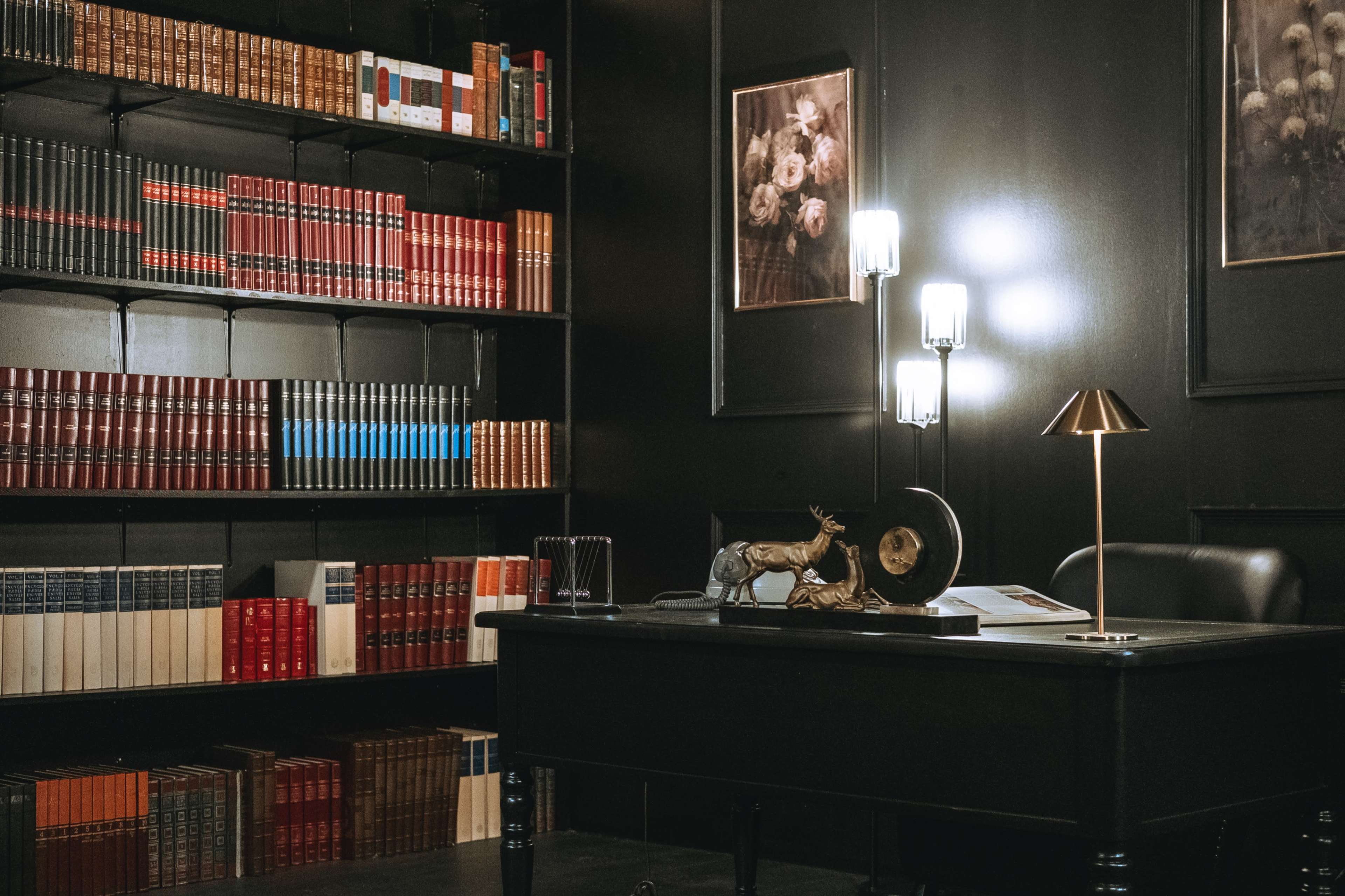Décor Bureau atypique en studio Image in , Igny, 