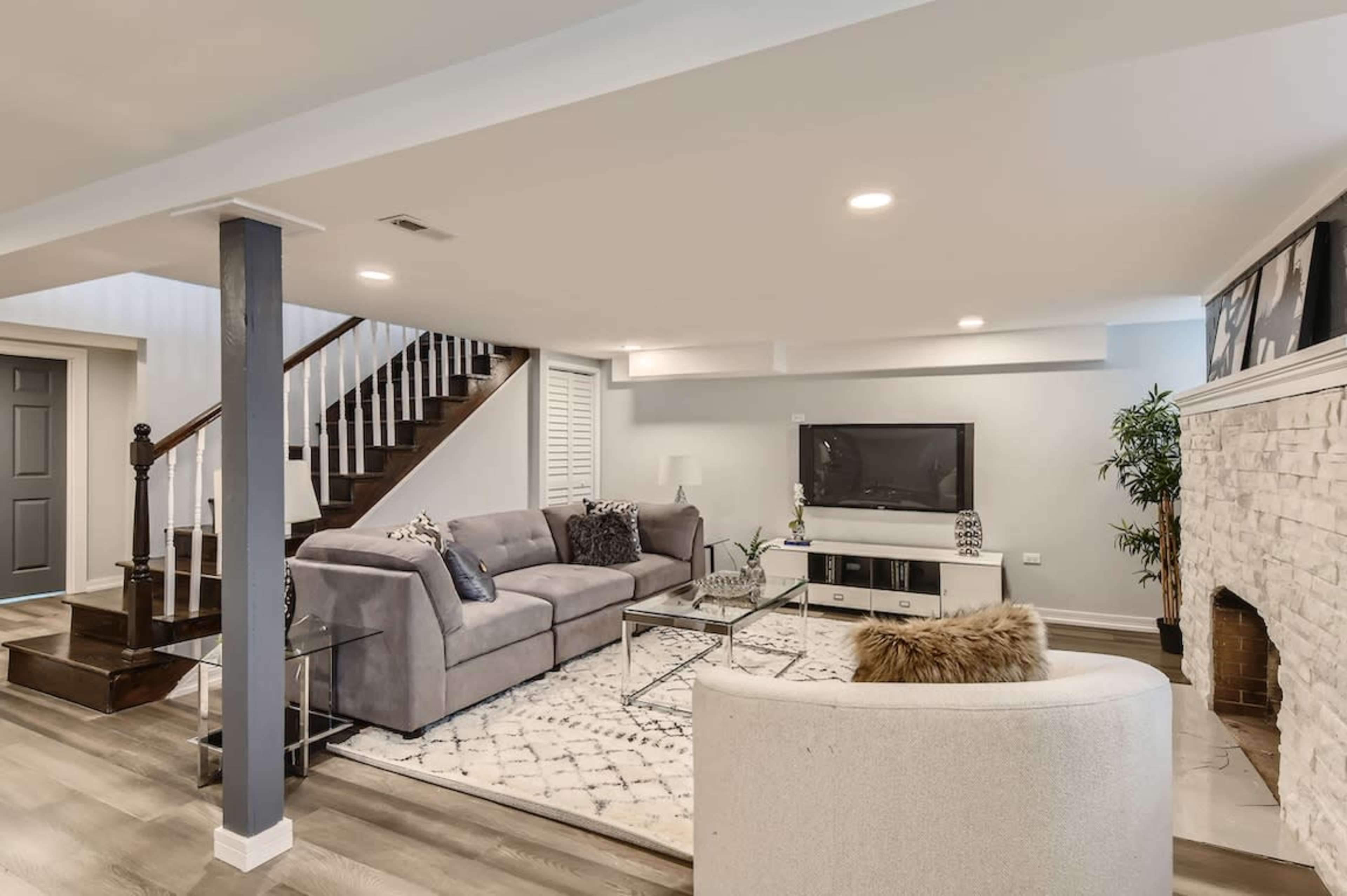 Vesatile Luxury Spa Retreat Near South Lakeshore - Perfect for Events, Productions, Meetings, and Relaxation Retreats Image in South Side, Chicago, IL