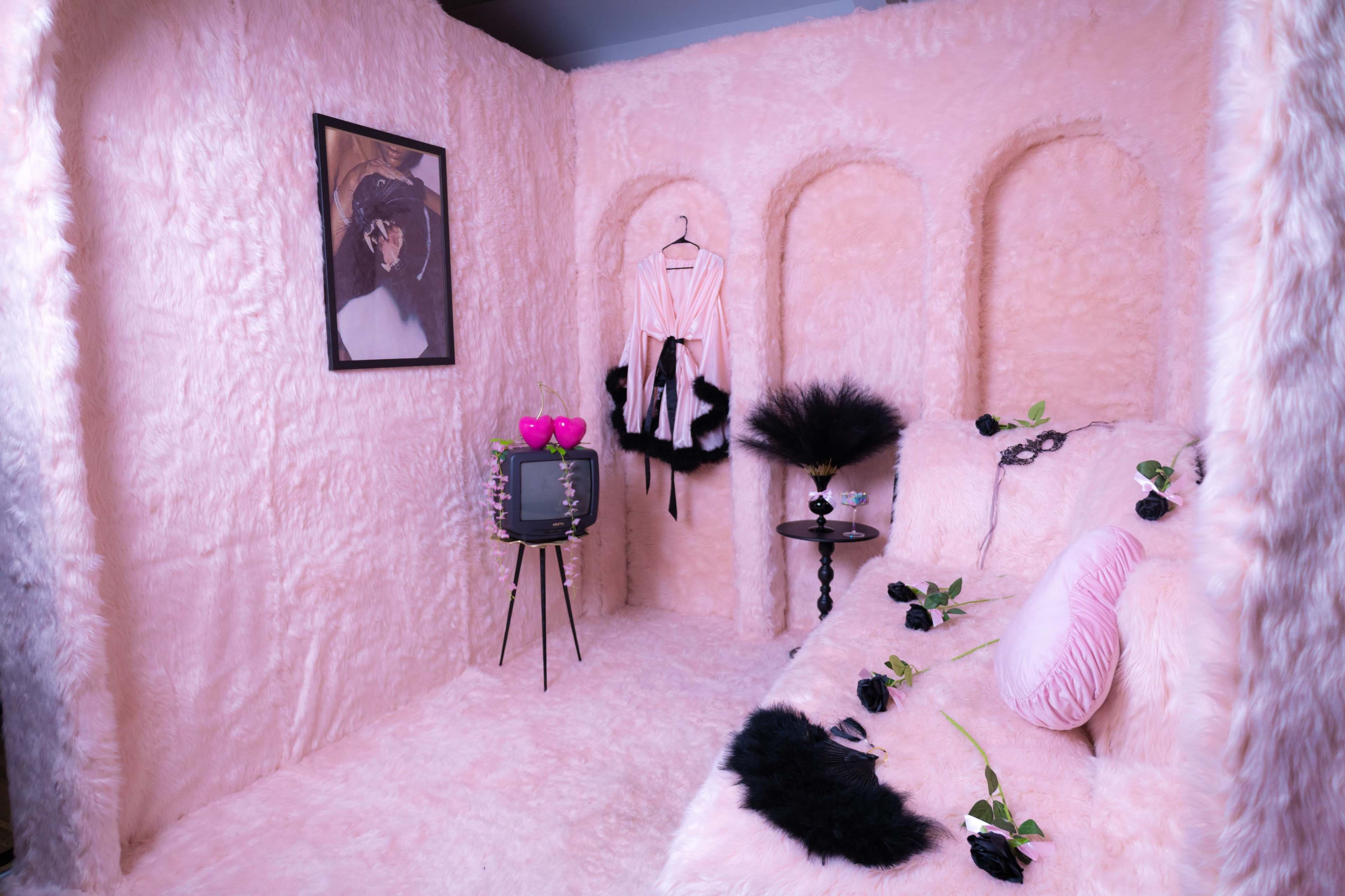 Modern Studio, 6 Creative Sets. Image in Artesian Heights, Las vegas, NV