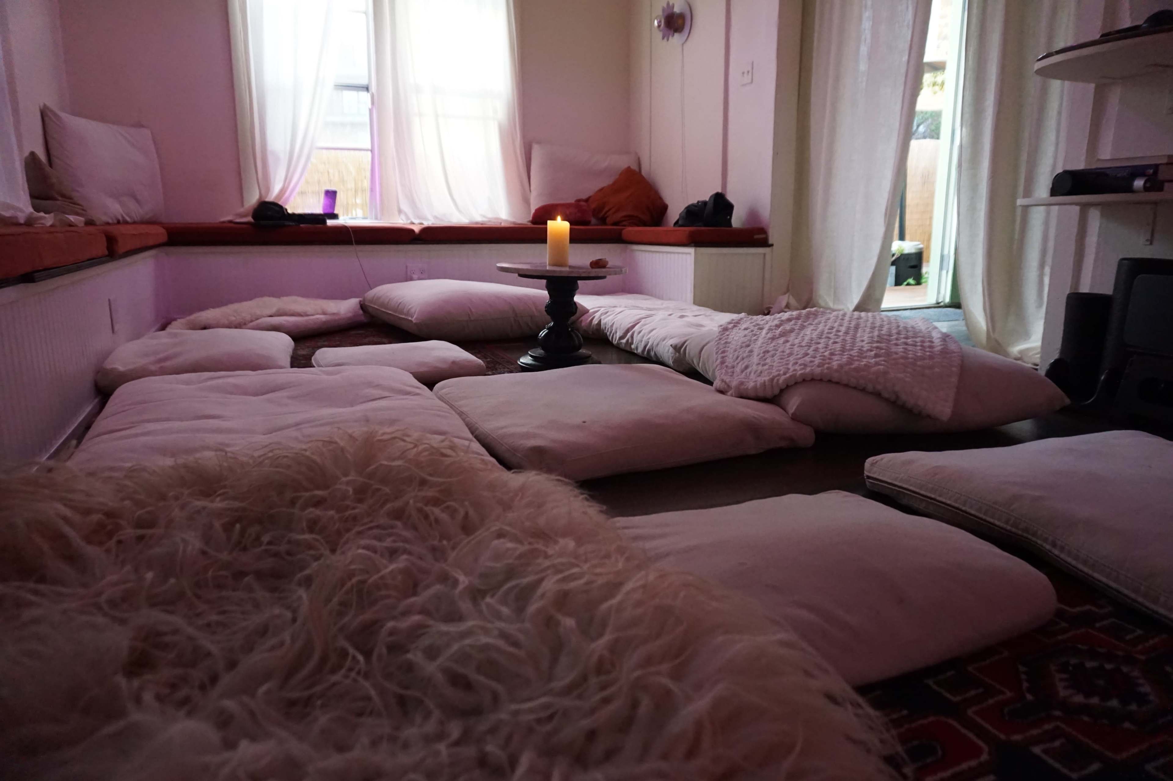 Unique roomy Modular House Image in Echo Park, Los Angeles, CA