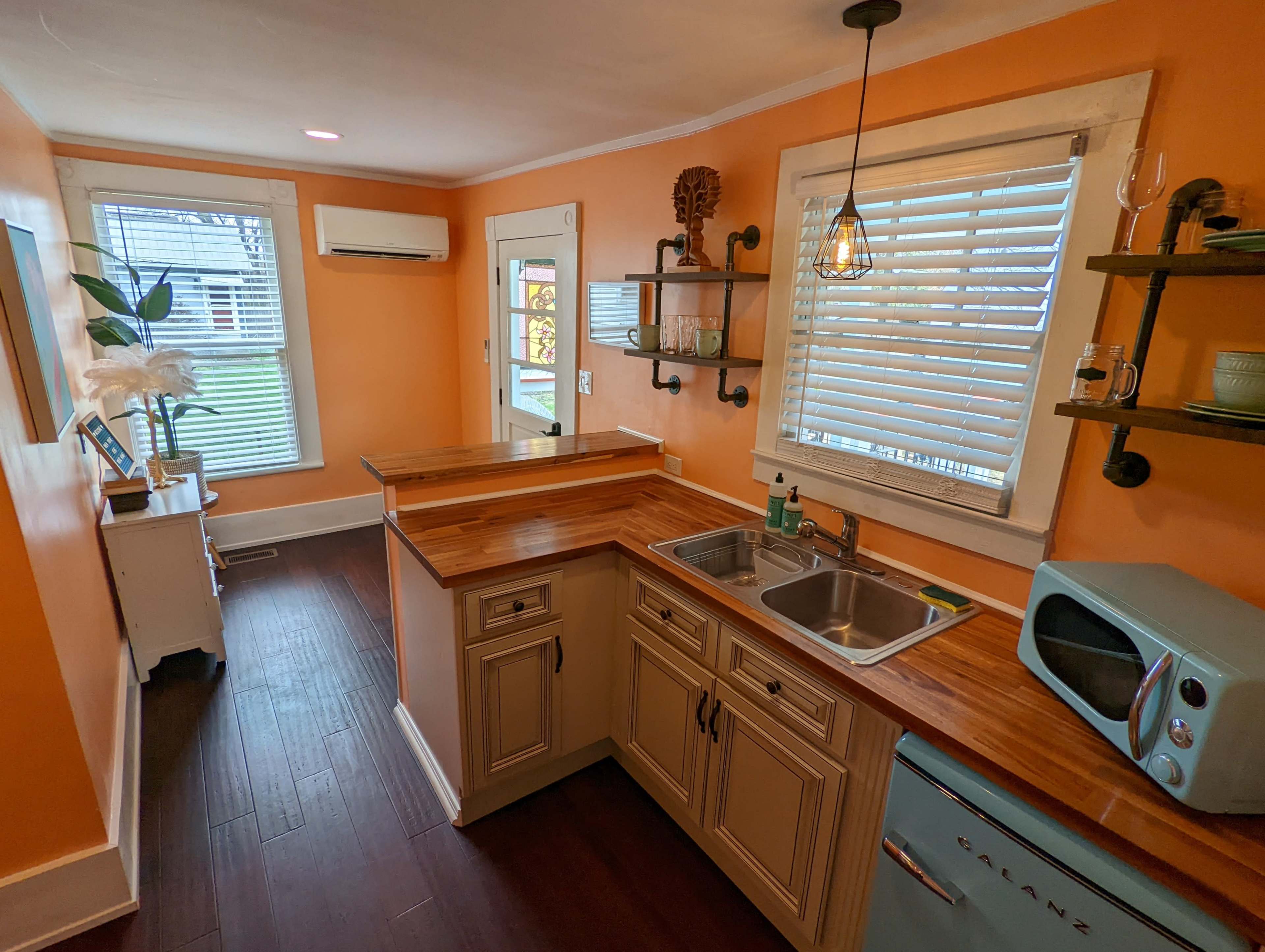 Cozy Boho Victorian Studio Apt Image in Edgewood, Knoxville, TN