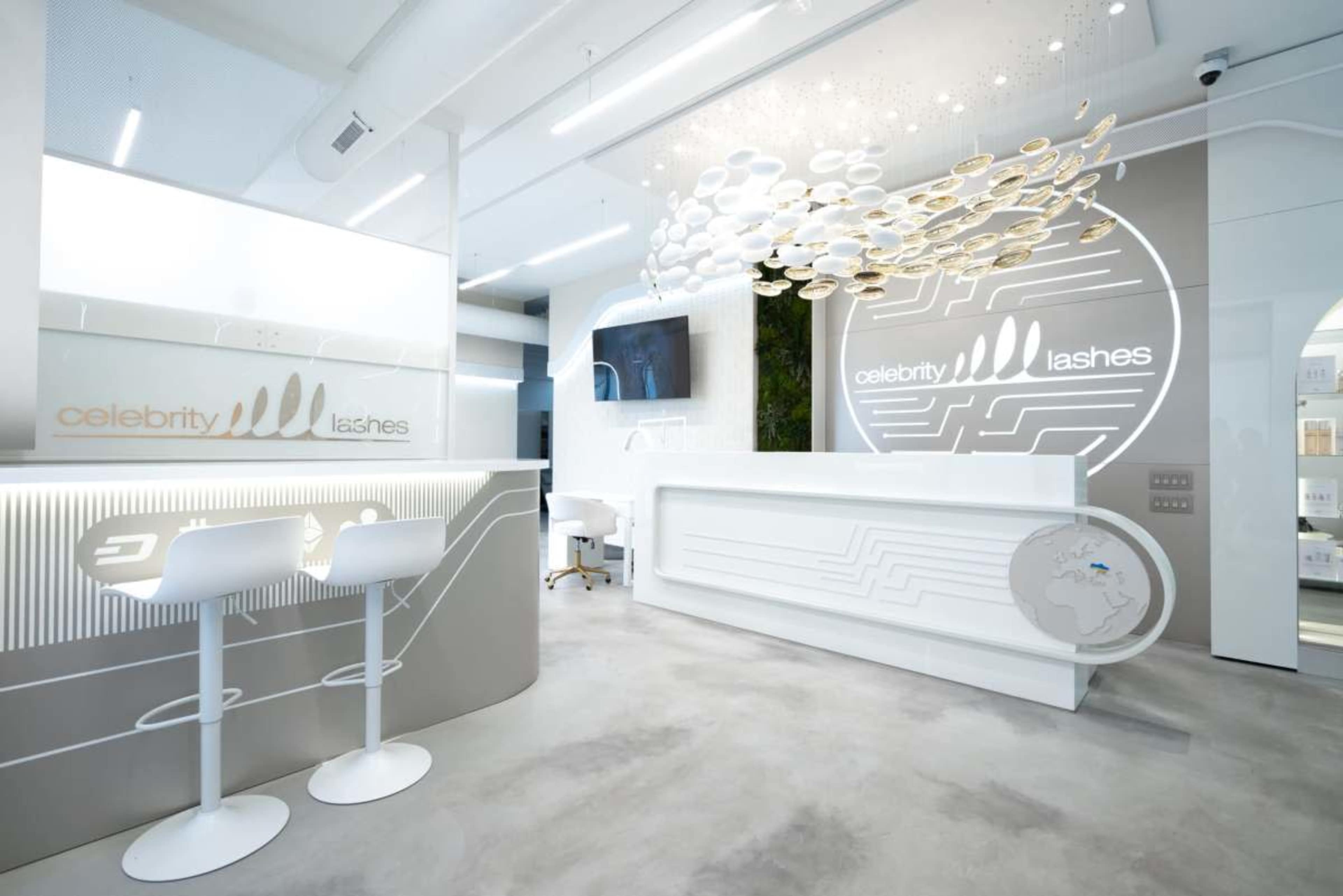 "Celebrity Beauty Salon Turnkey" Image in West Town, Chicago, IL