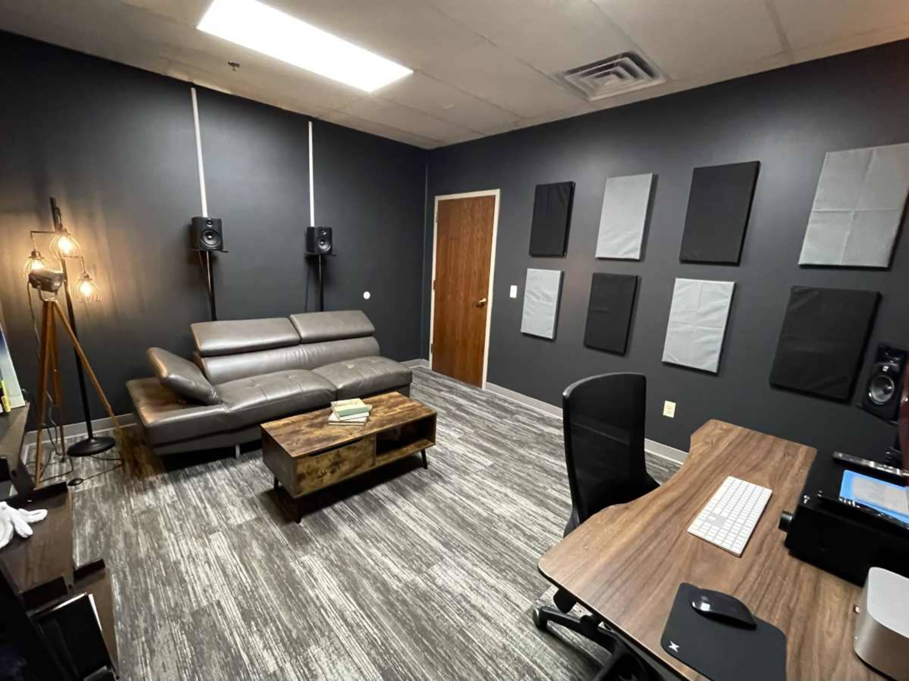 Talking Head Studio Image in Oakdale, Oakdale, MN