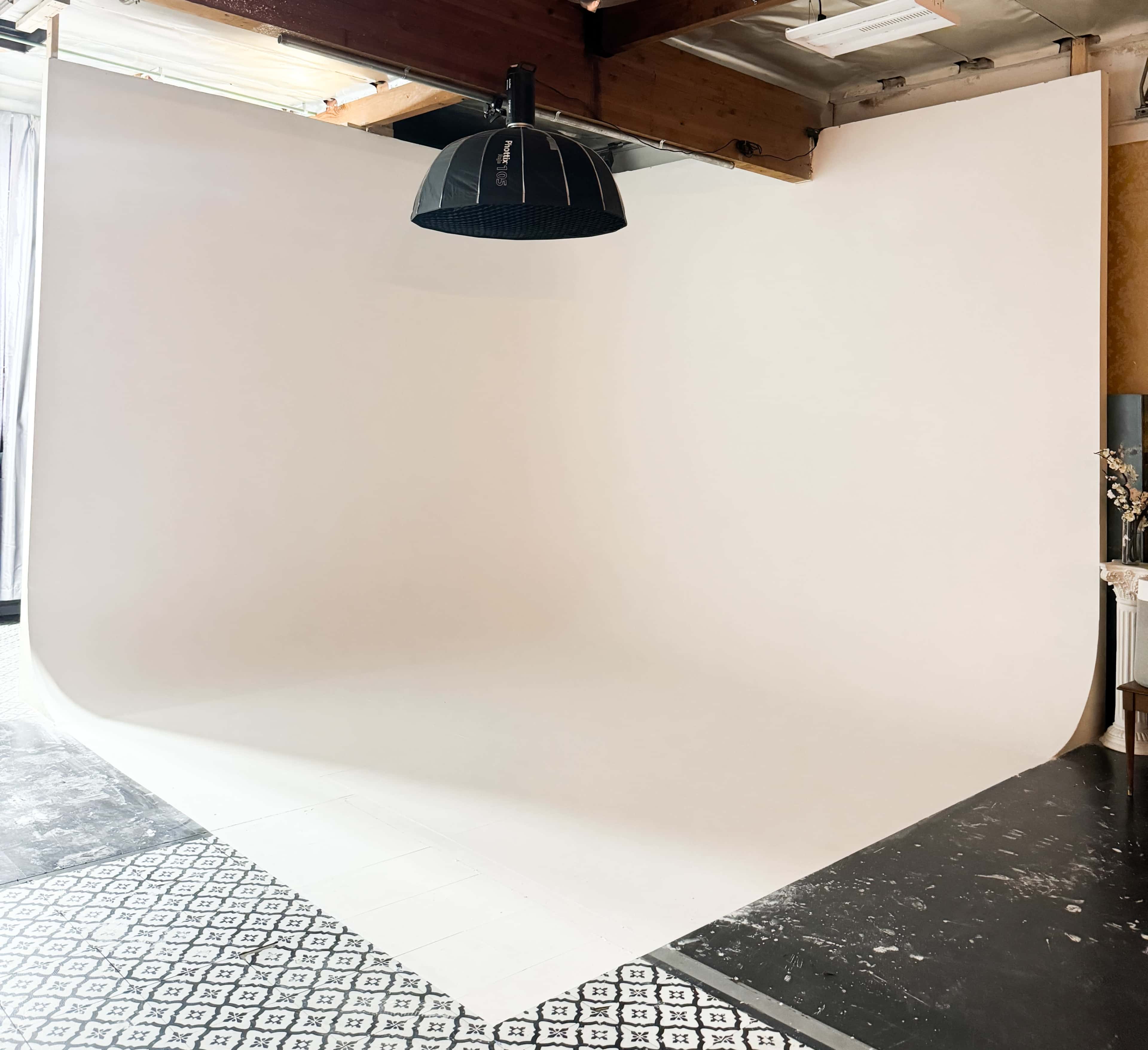 199X Studio - CYC WALL Image in West Garden Grove, garden grove, CA