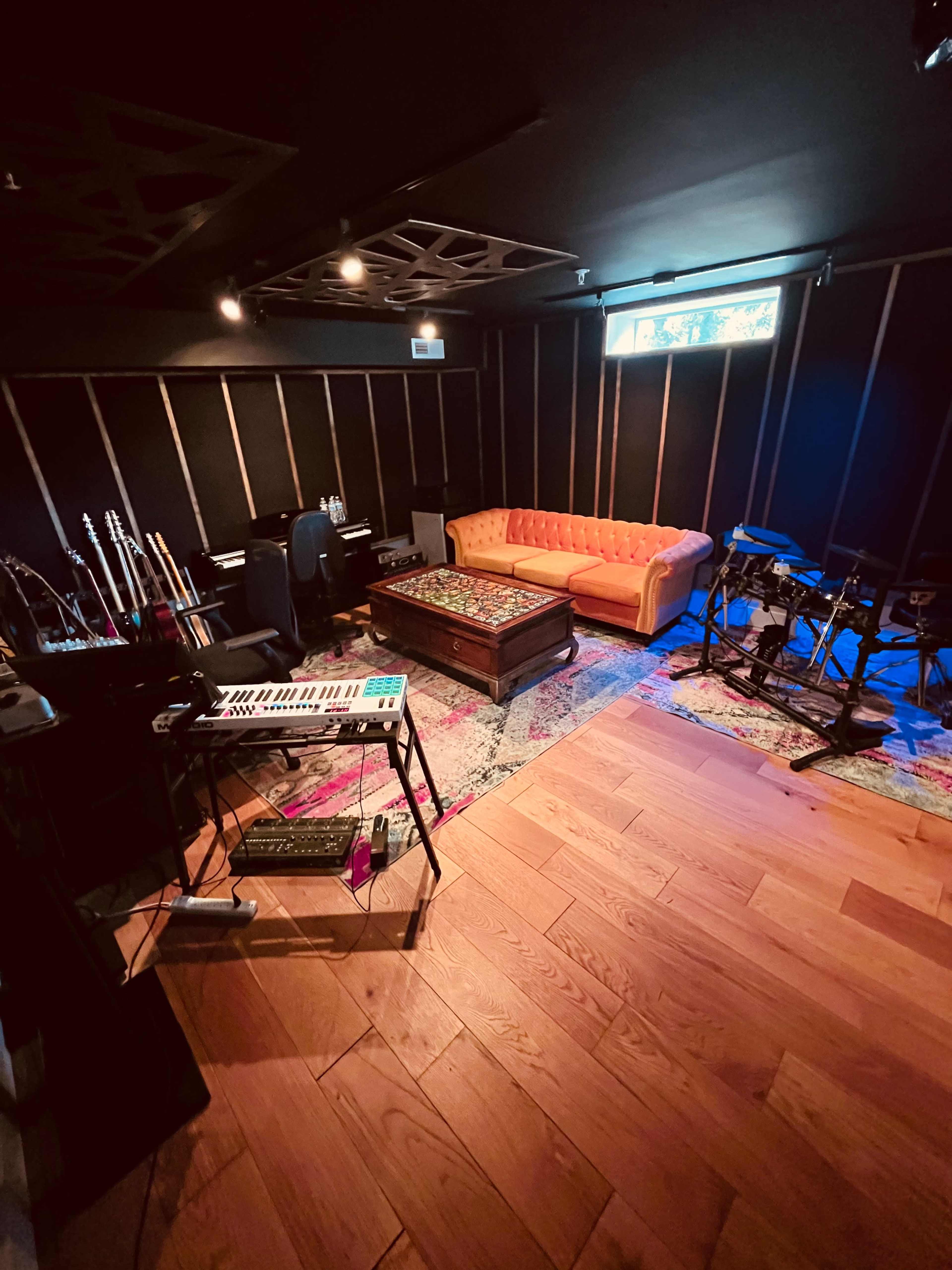 Inspiring, comfortable and well equipped professional recording studio Image in Cheswolde, Baltimore, MD