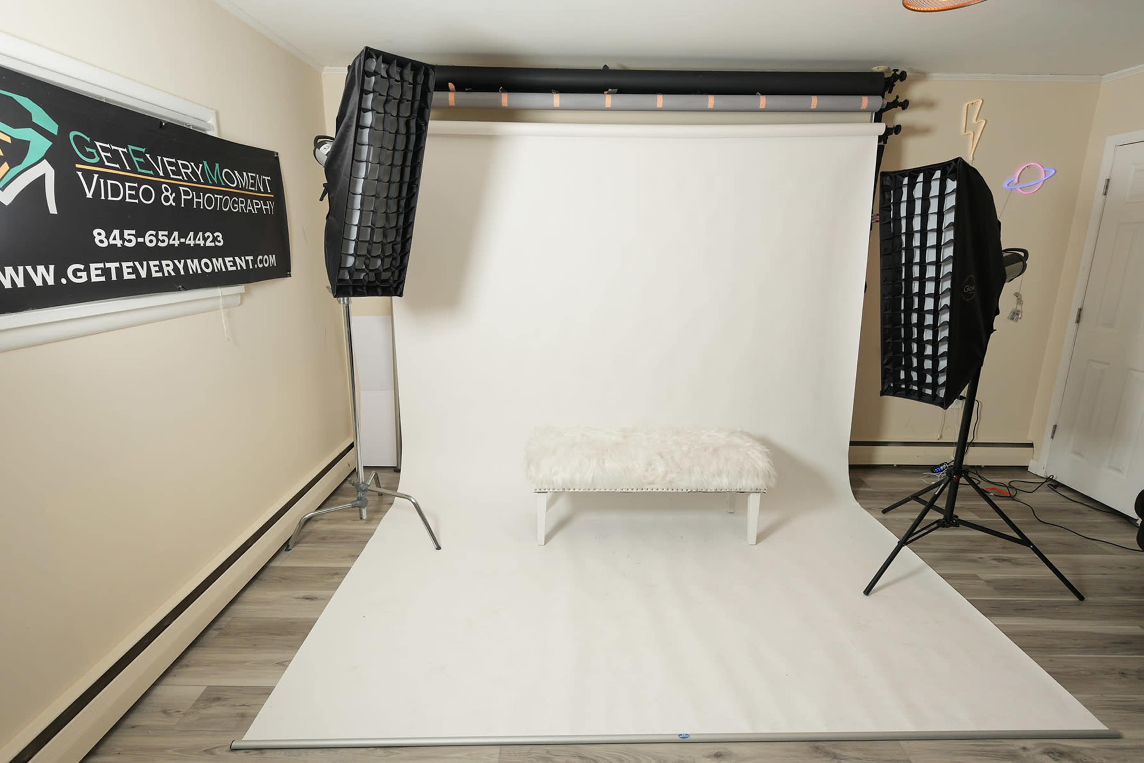 Intimate & Cozy Photography Studio in Poughkeepsie – Perfect for Portraits Branding & Content Creation Image in Poughkeepsie, Poughkeepsie, NY