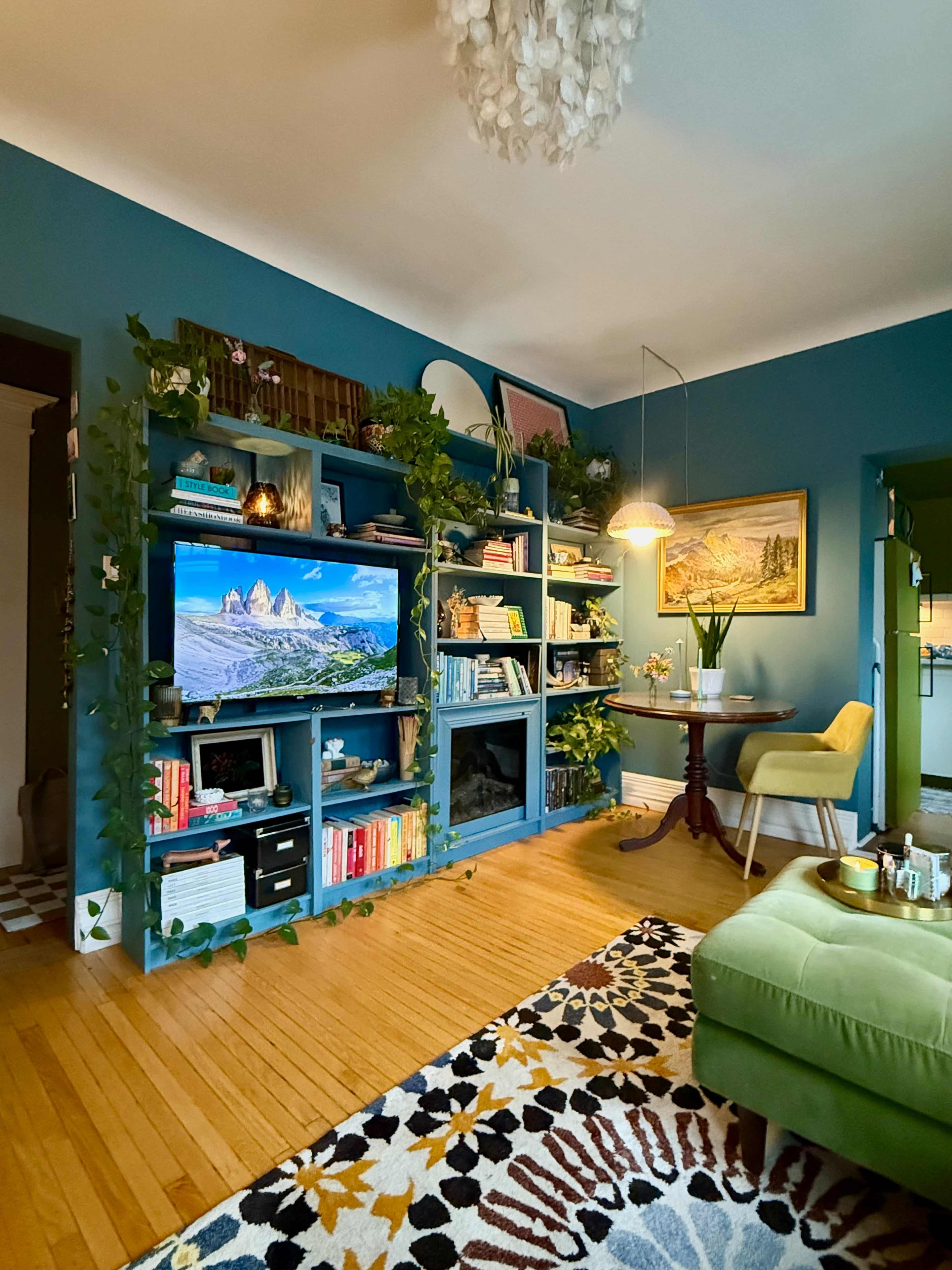 Bohemian Vibe Apartment Image in Dufferin Grove, Toronto, ON