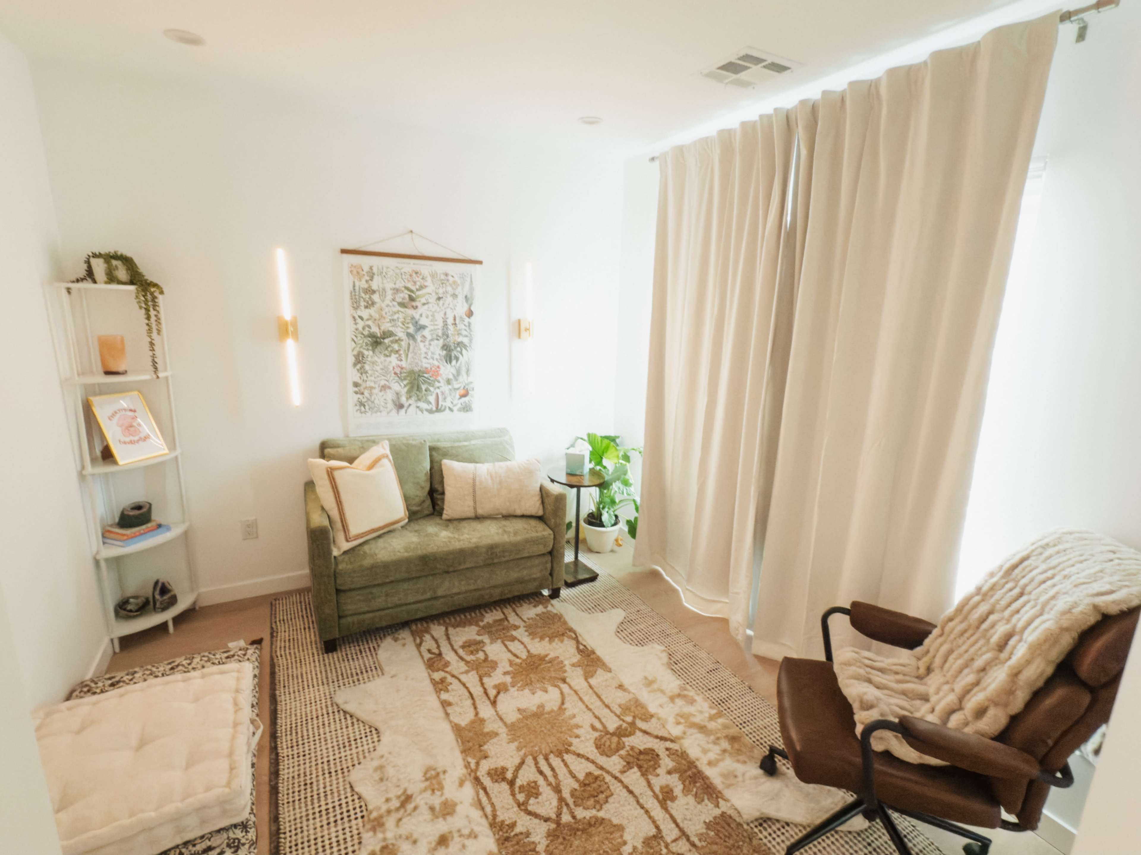 Beautiful Modern Office for Therapists, Coaches & Bodyworkers | Venice Image in Venice, Venice, CA