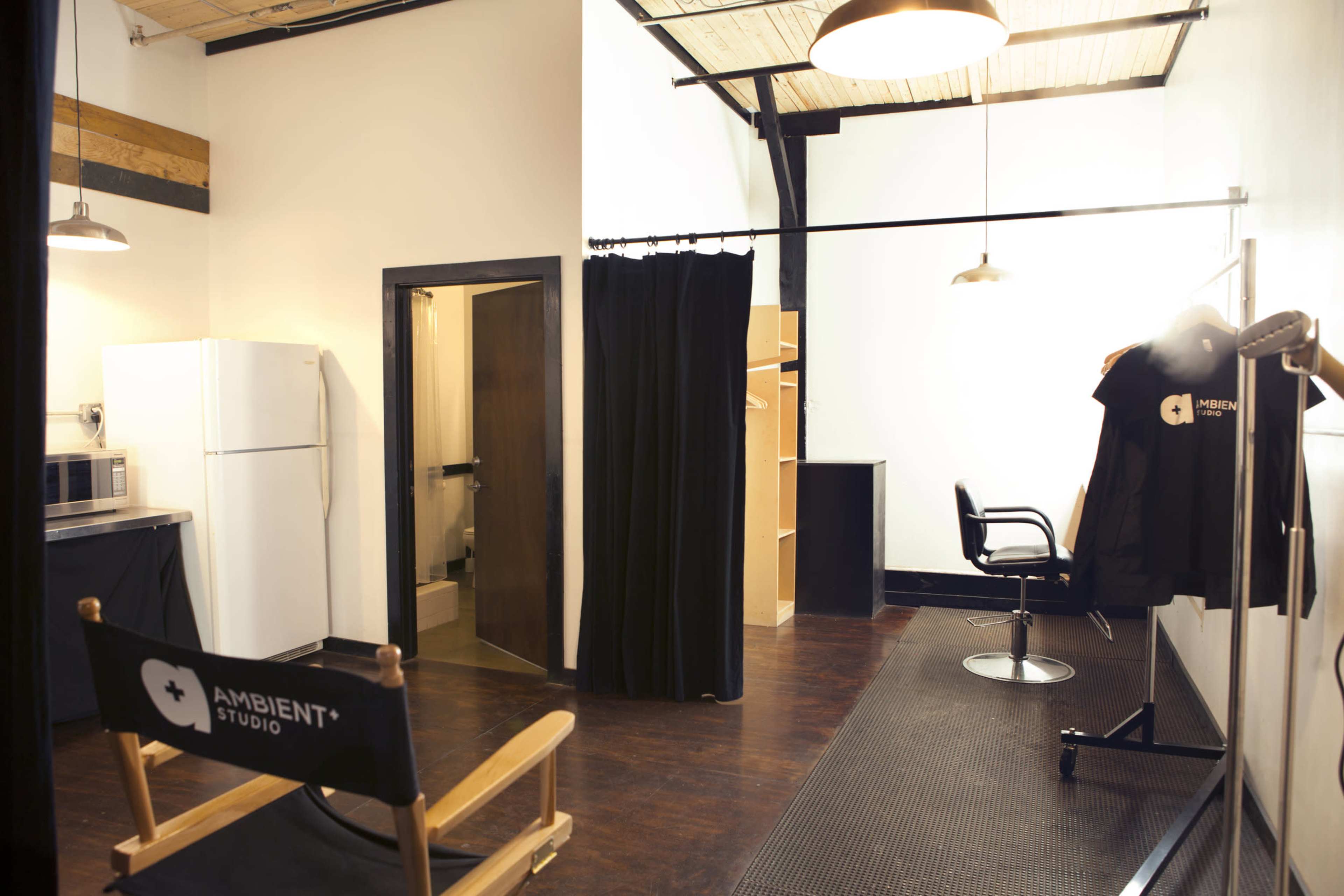 Downtown Historic Factory Complex Turned Film & Photo Studio with Hardwood Floors and Natural Light Image in Pittsburgh, Atlanta, GA