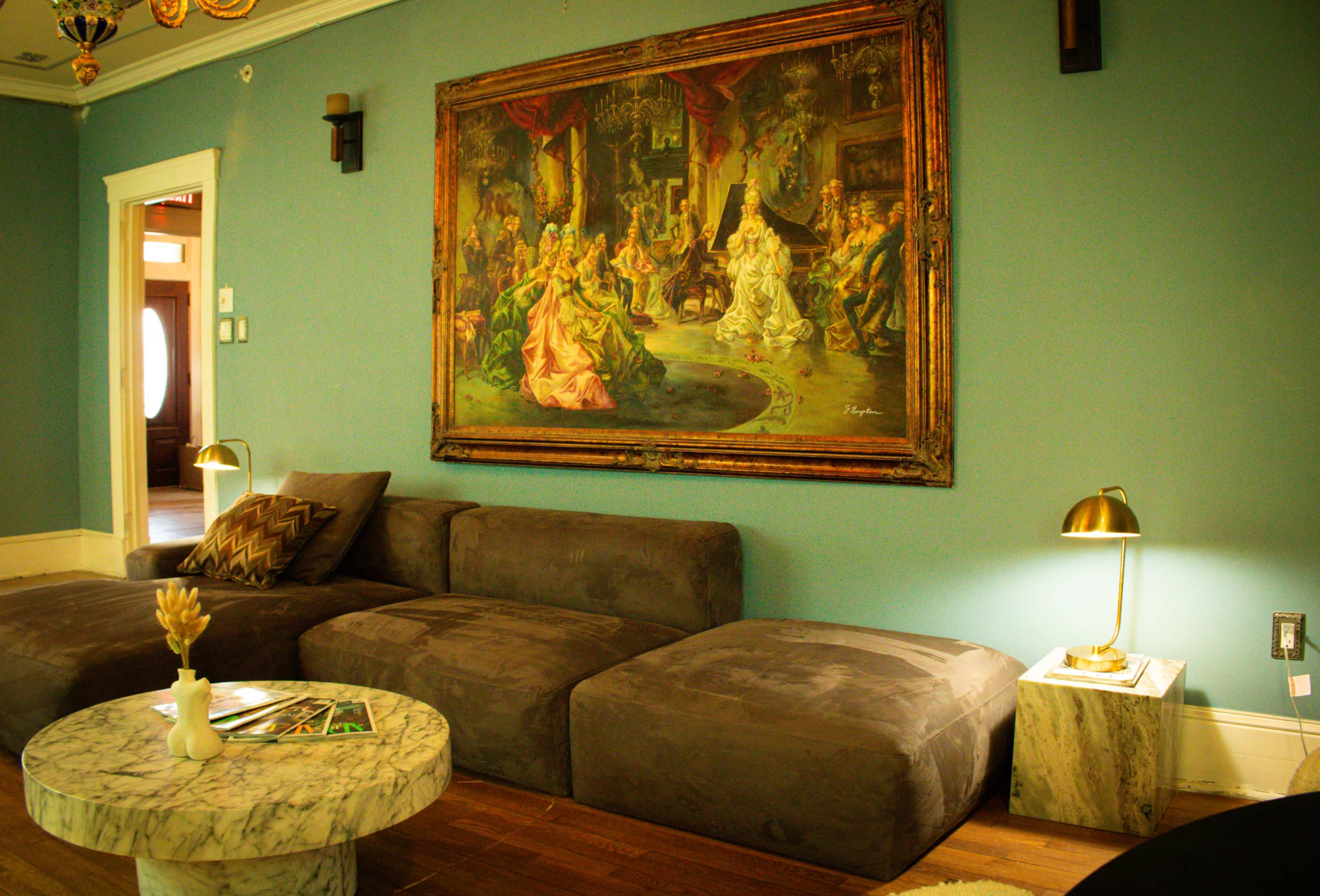 Chateau Connellsville- Boutique Hotel Image in Connellsville, Connellsville, PA