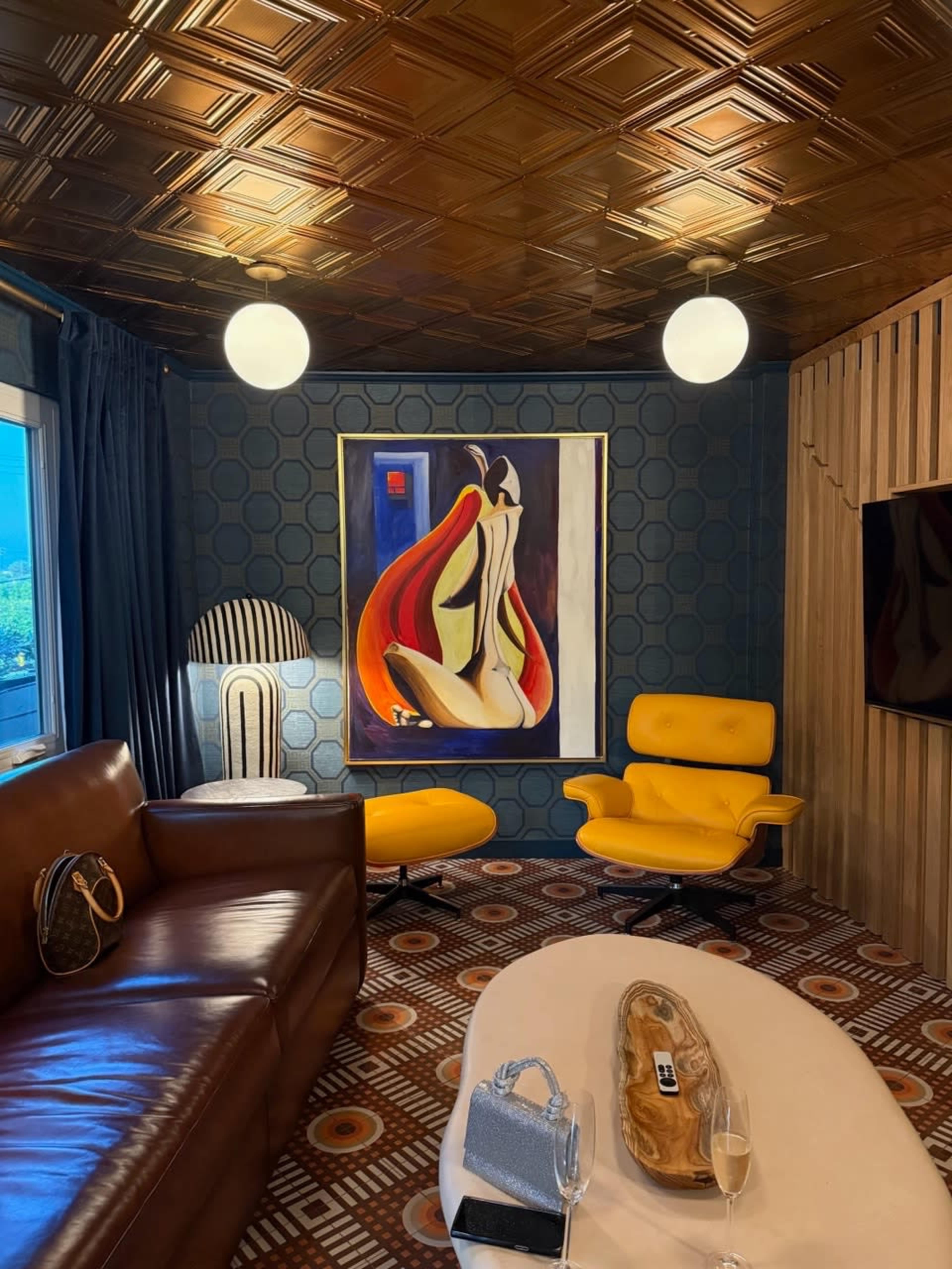 Le Bar: Bold Speakeasy Image in Riviera, Redondo Beach, CA