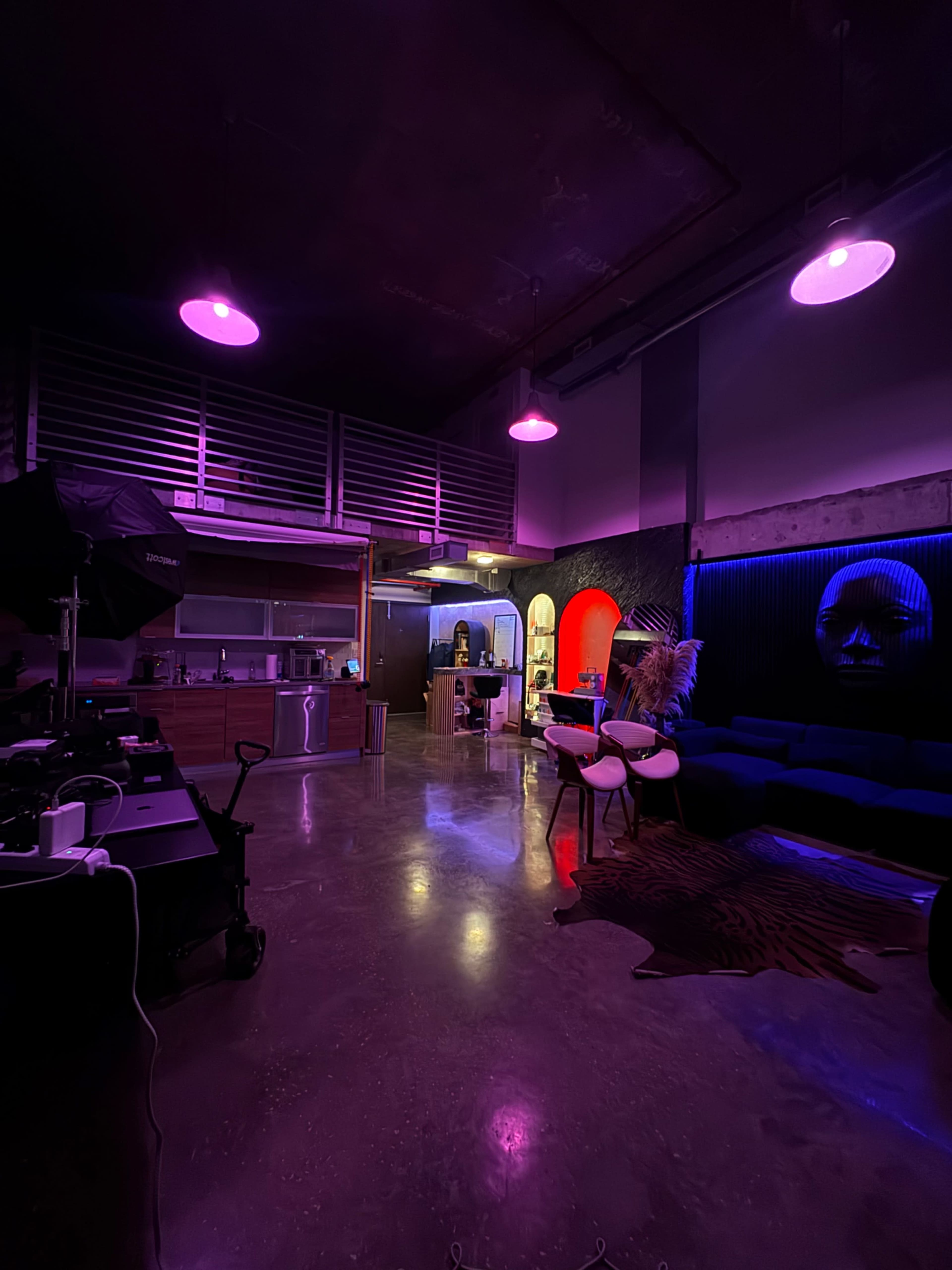 Creativity never sleeps, and neither do we! ✨ Day or night, Casa di Amani is your go-to for the ultimate creative experience. Image in Town Square, Miami, FL