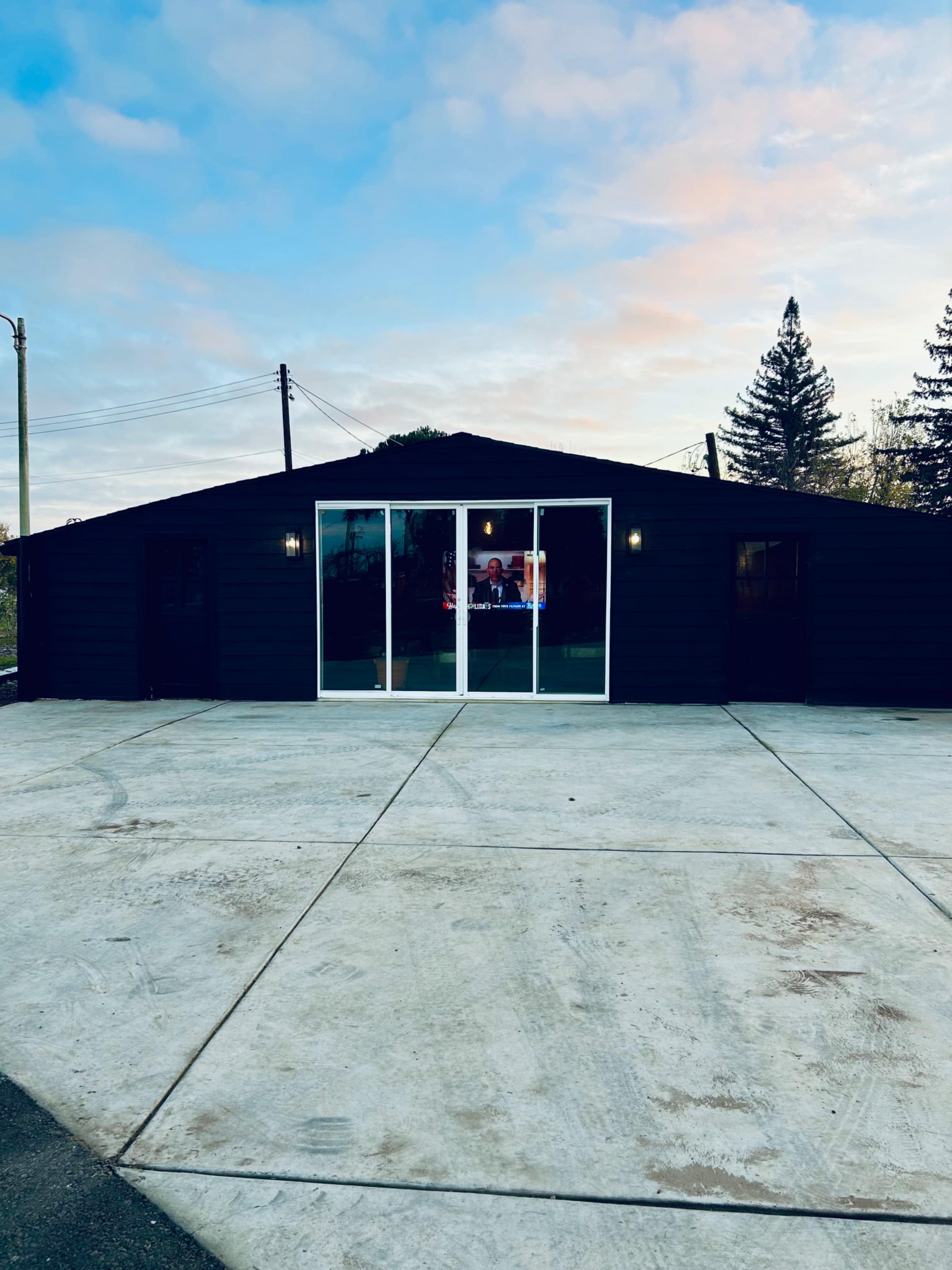 Modern Barn Lounge w/ Indoor-Outdoor Flow at Estate Farms Image in , Sacramento, CA