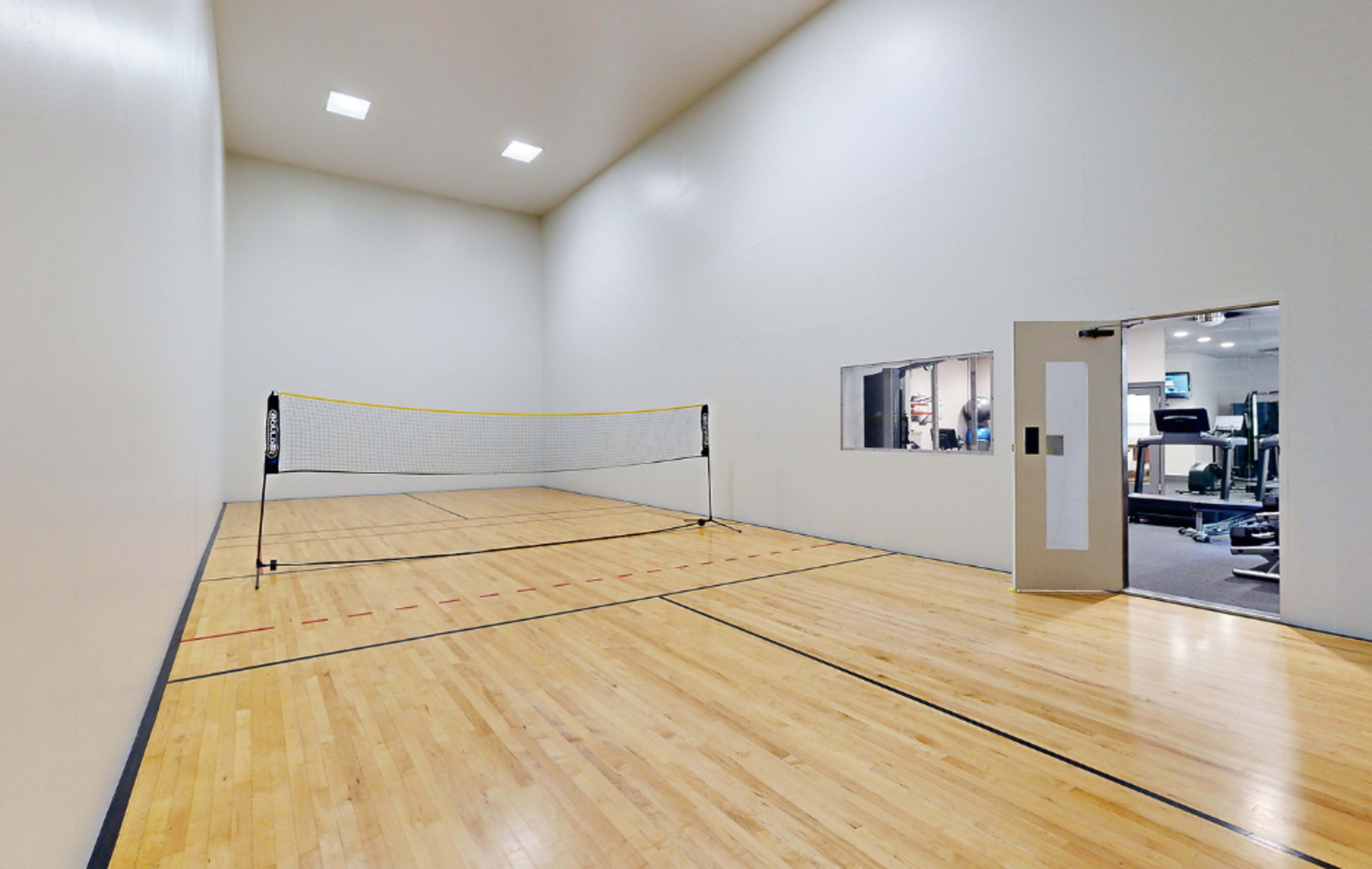 Indoor Pickleball and Racquetball court Image in Lake Forest, Lake Oswego, OR