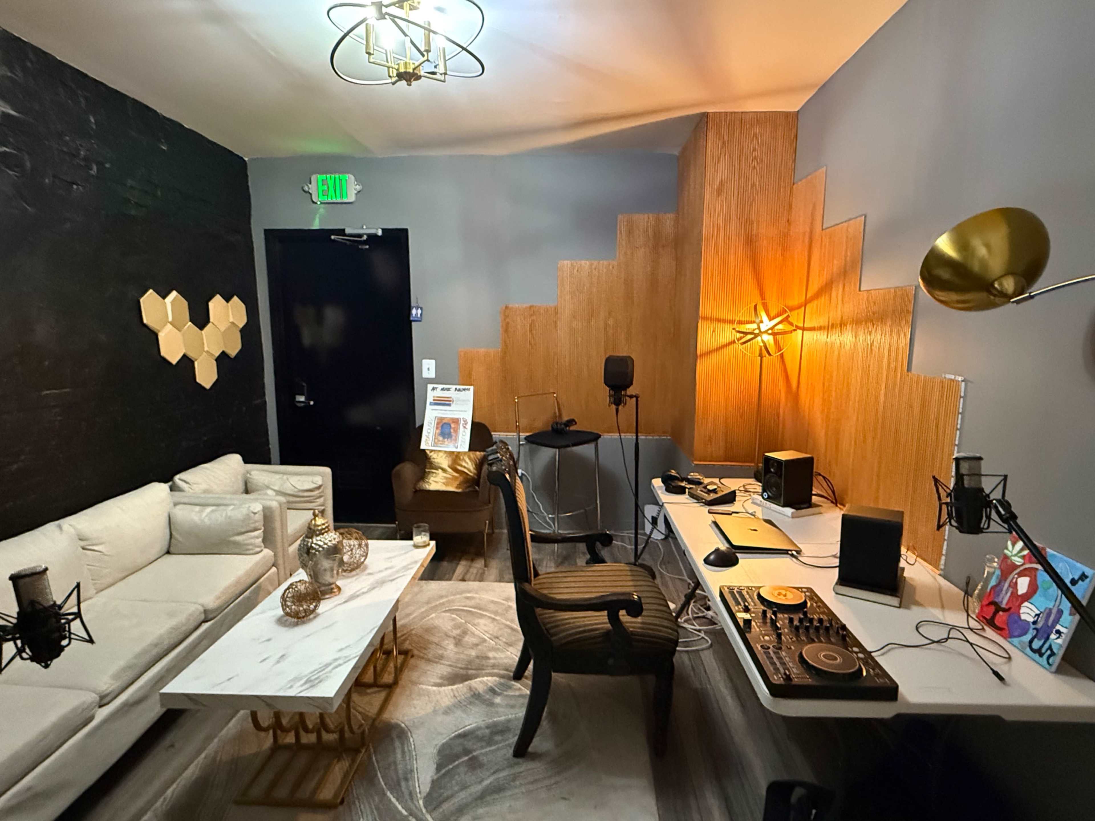 Luxurious Photography/ Creative Space Image in Jonestown, Baltimore, MD